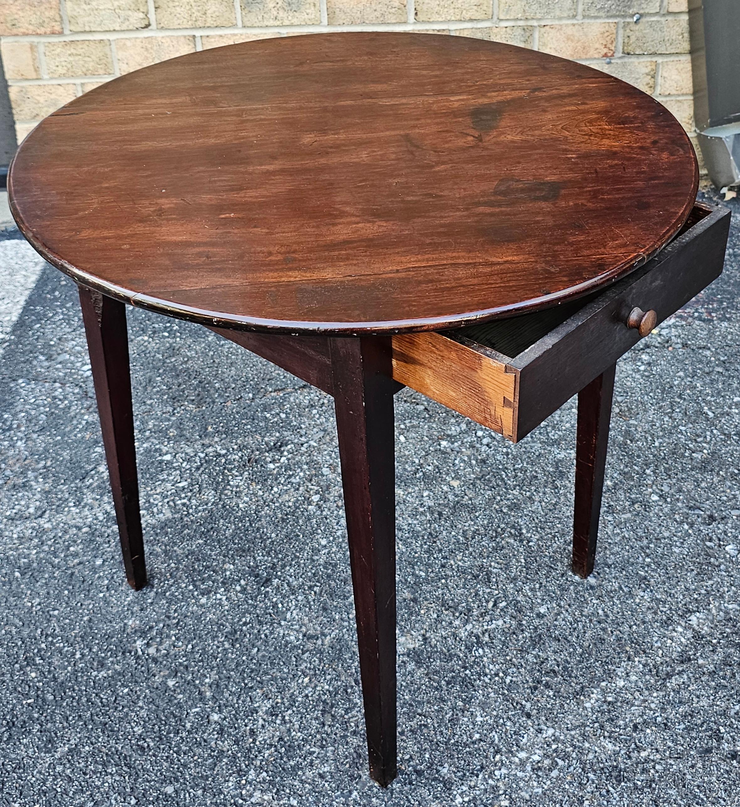 18th Century Early American Stained Mahogany Single Drawer Tavern Table For Sale 3