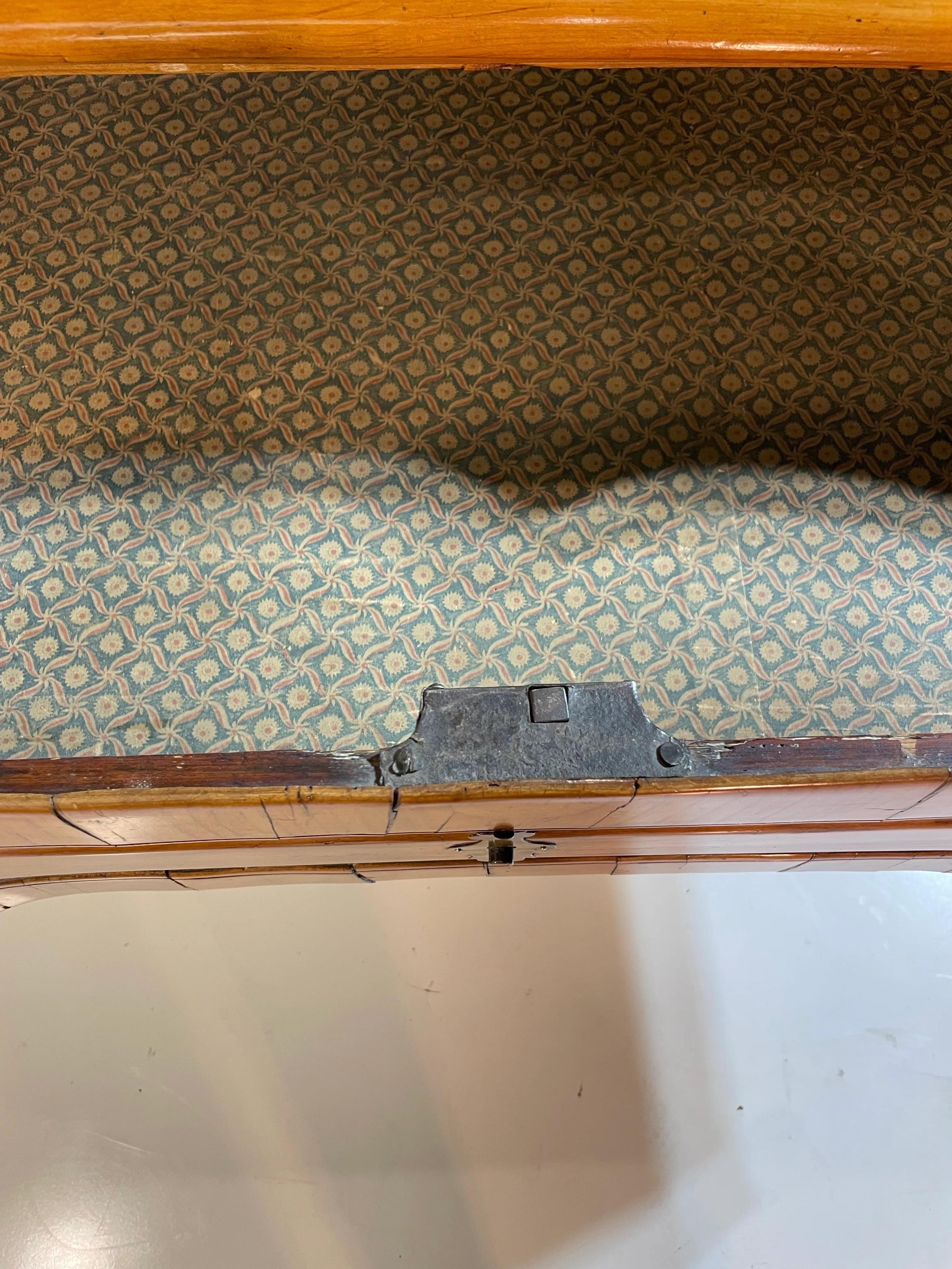 18th Century Early Italian Commode For Sale 5