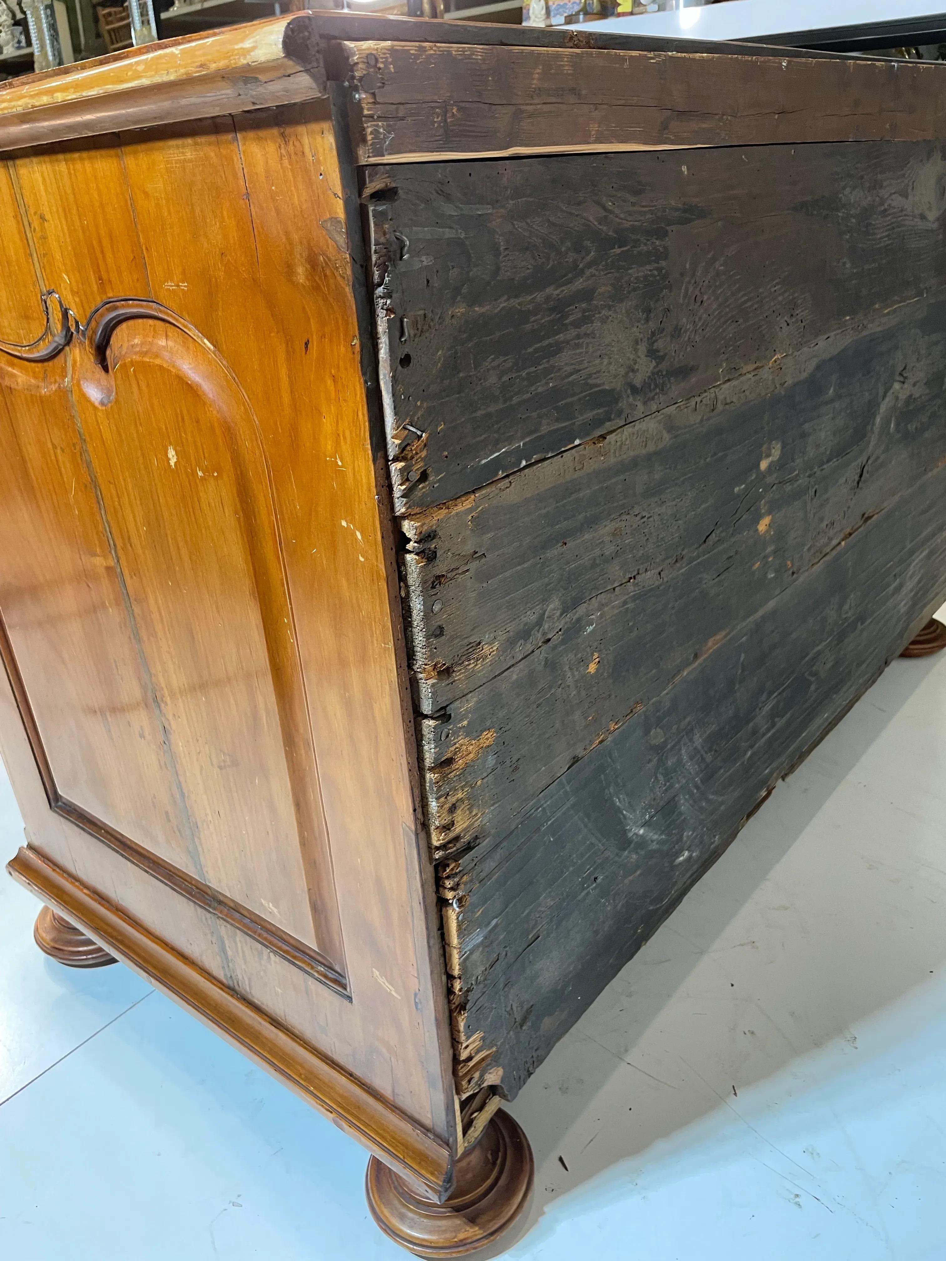 18th Century Early Italian Commode For Sale 7