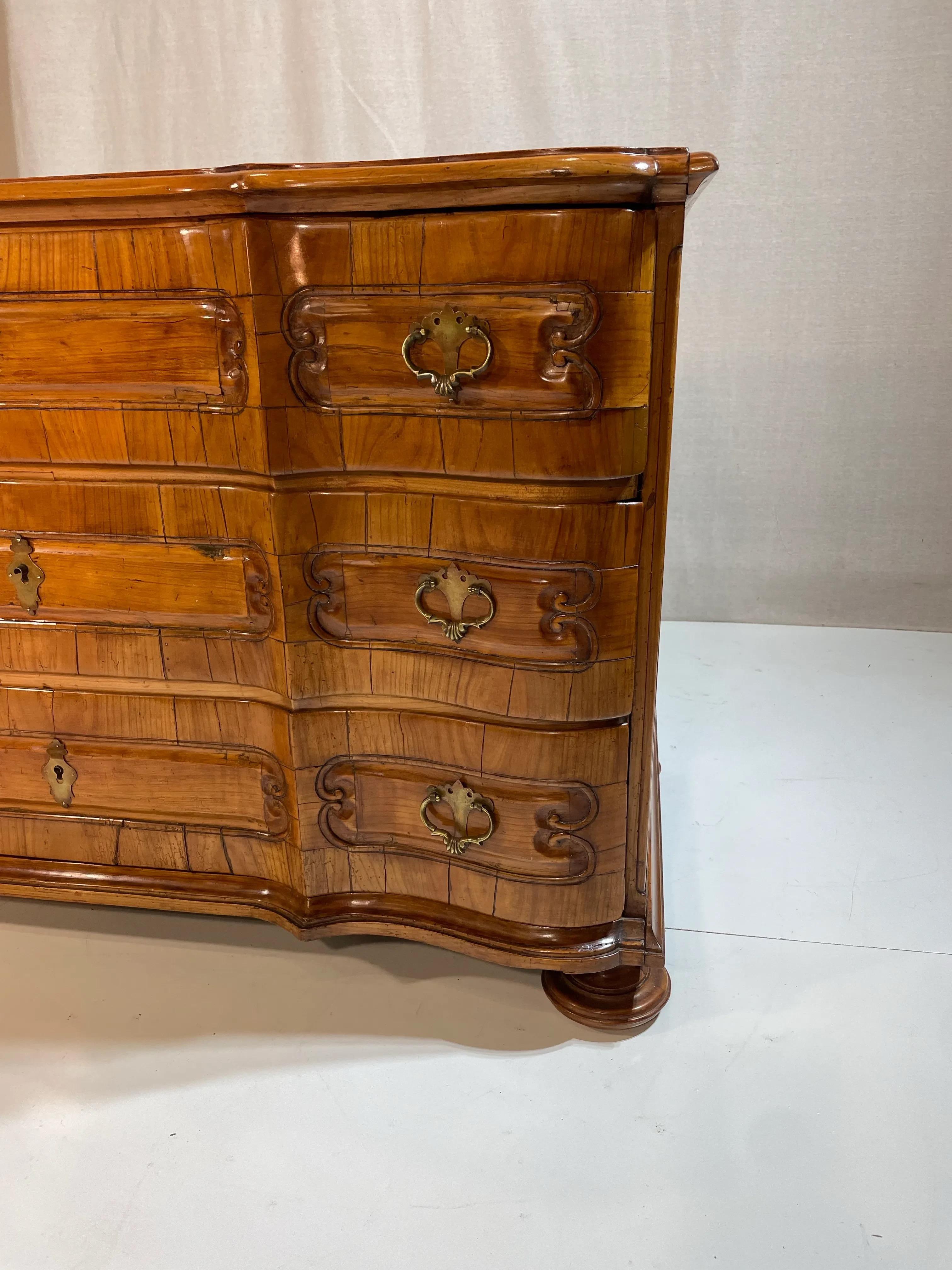 18th Century Early Italian Commode In Good Condition For Sale In Augusta, GA