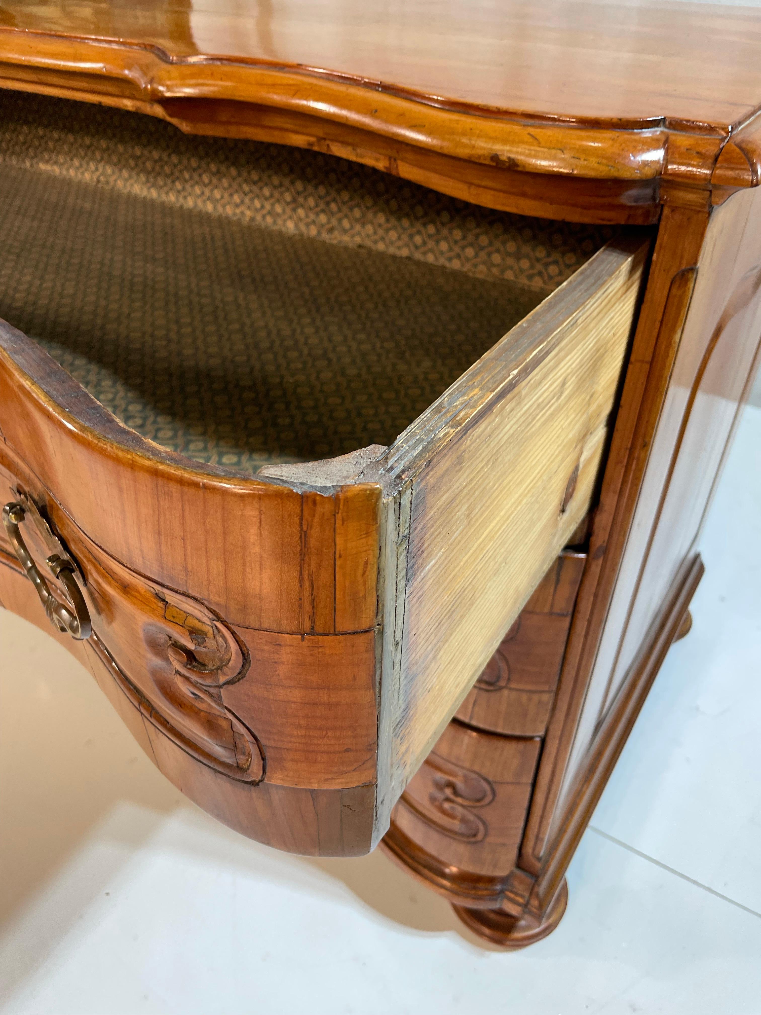 18th Century Early Italian Commode For Sale 4