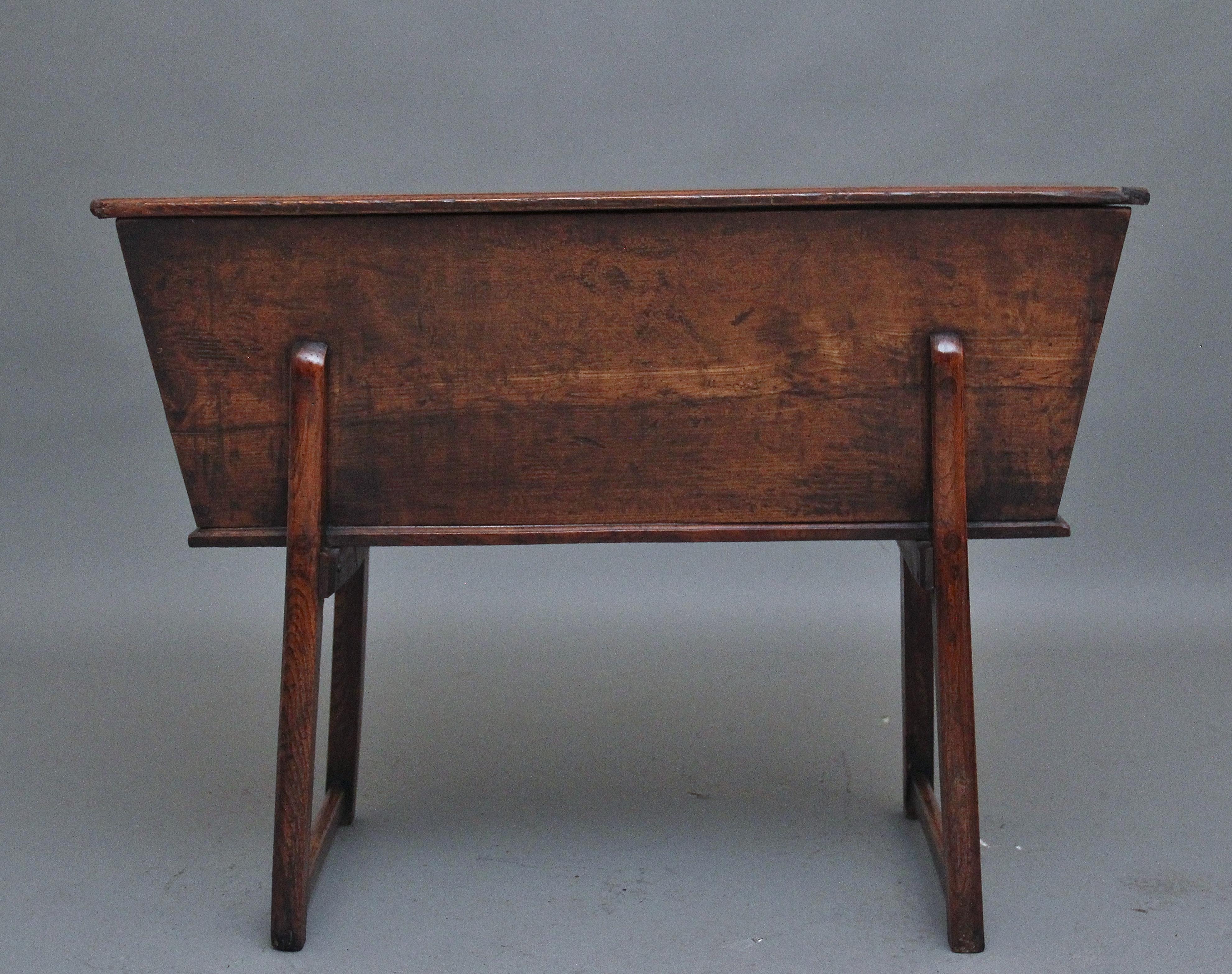 Georgian 18th Century elm dough bin For Sale