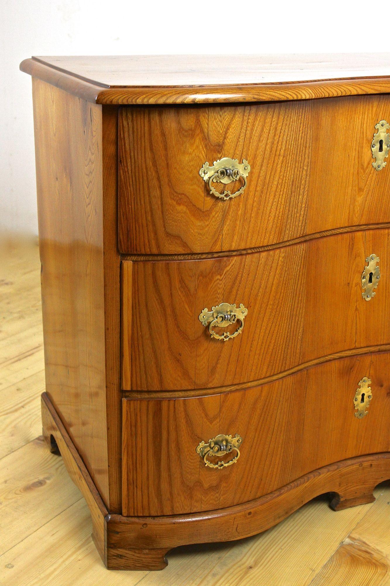 18th Century Elm Wood Baroque Chest of Drawers, South Germany, circa 1770 8