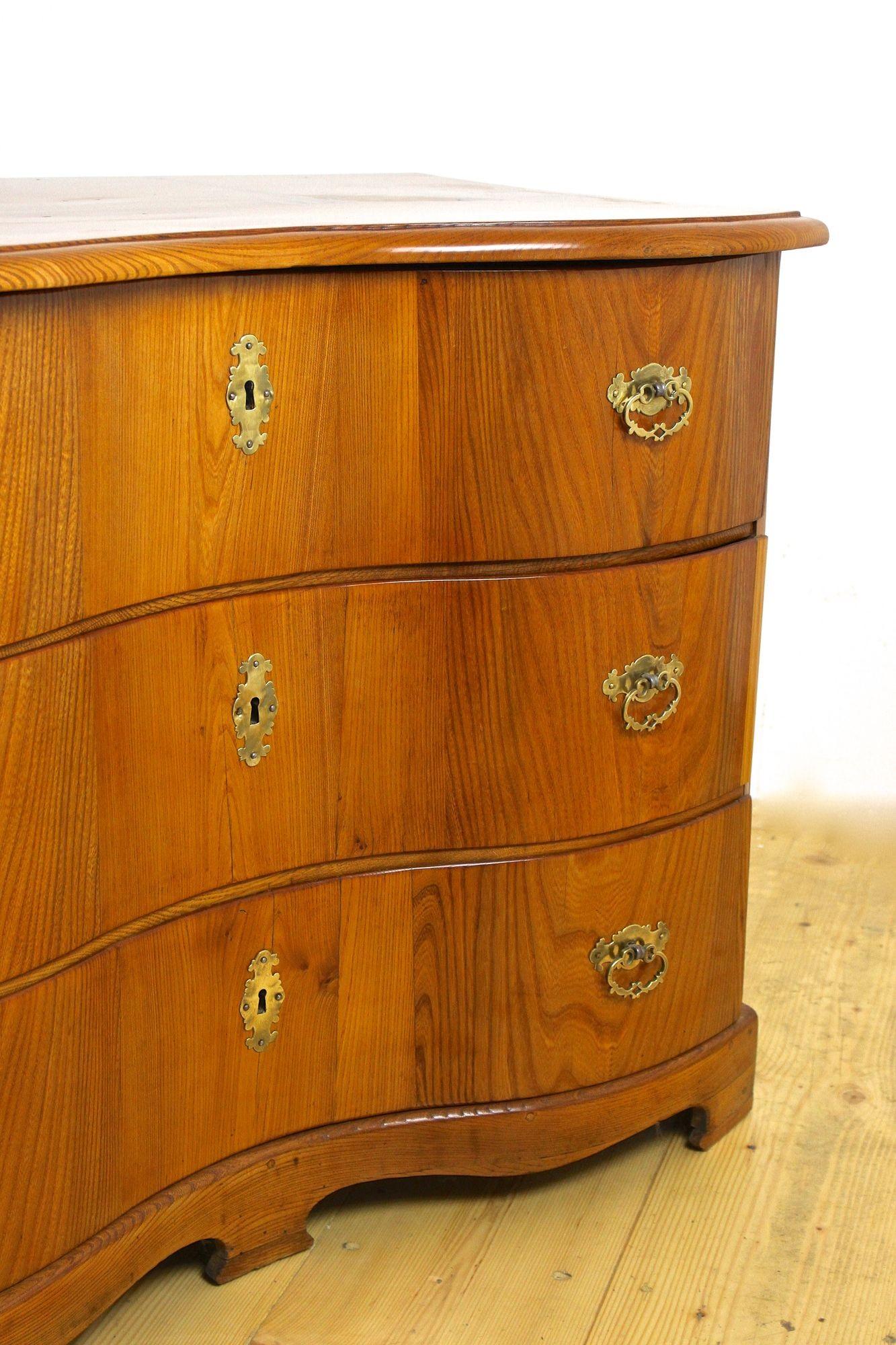 18th Century Elm Wood Baroque Chest of Drawers, South Germany, circa 1770 9