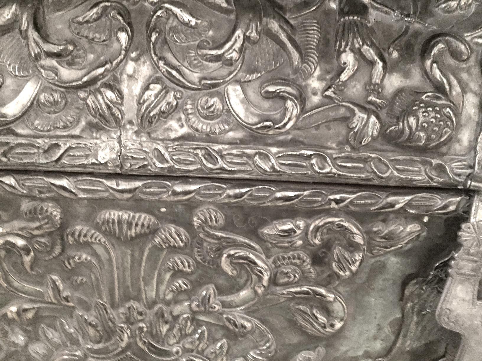 Baroque 18th Century Embossed Solid Silver Coffer For Sale
