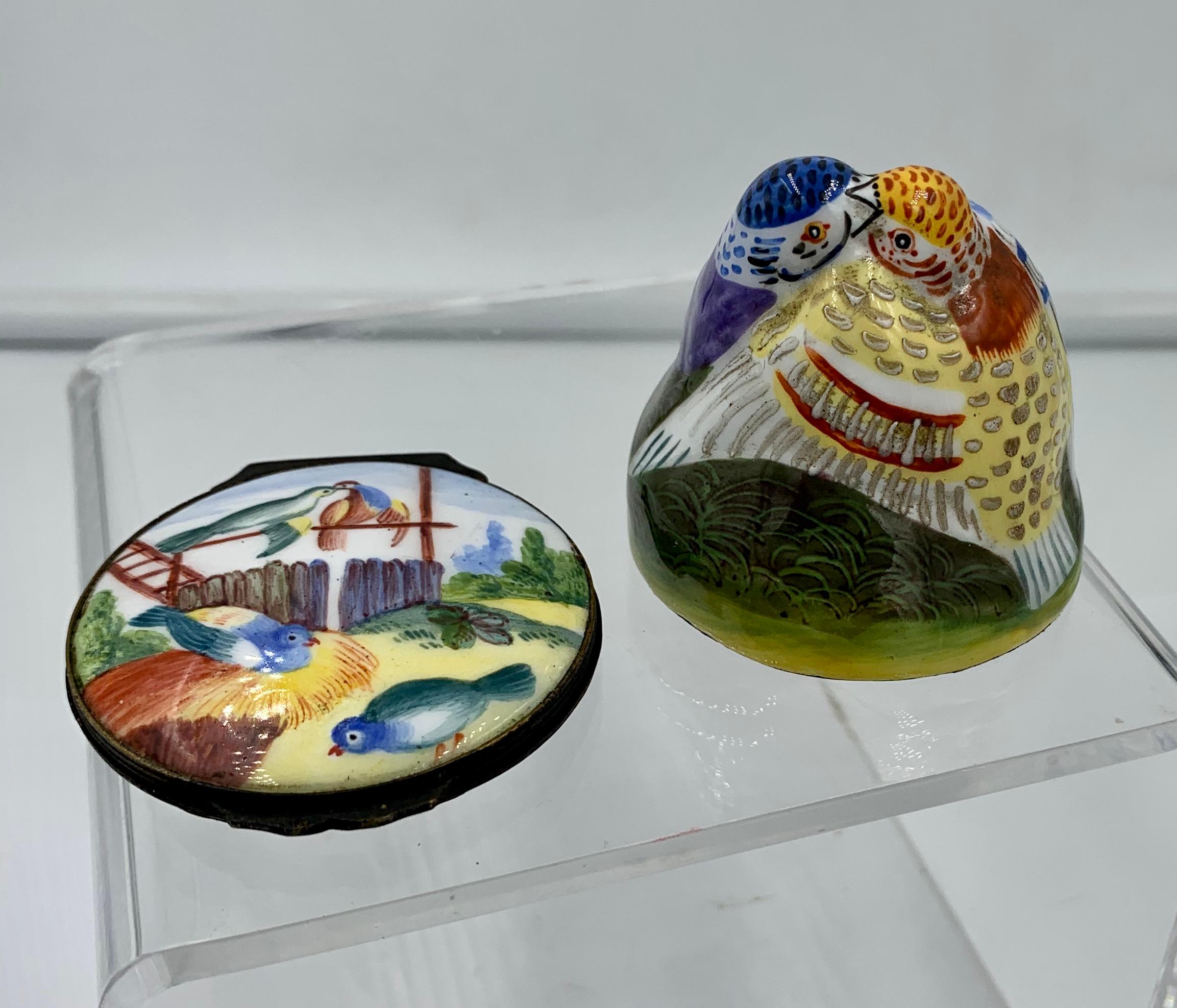 18th Century Enamel Bonbonnière Form Of Love Birds Museum Piece Patch Box Snuff In Fair Condition For Sale In New York, NY