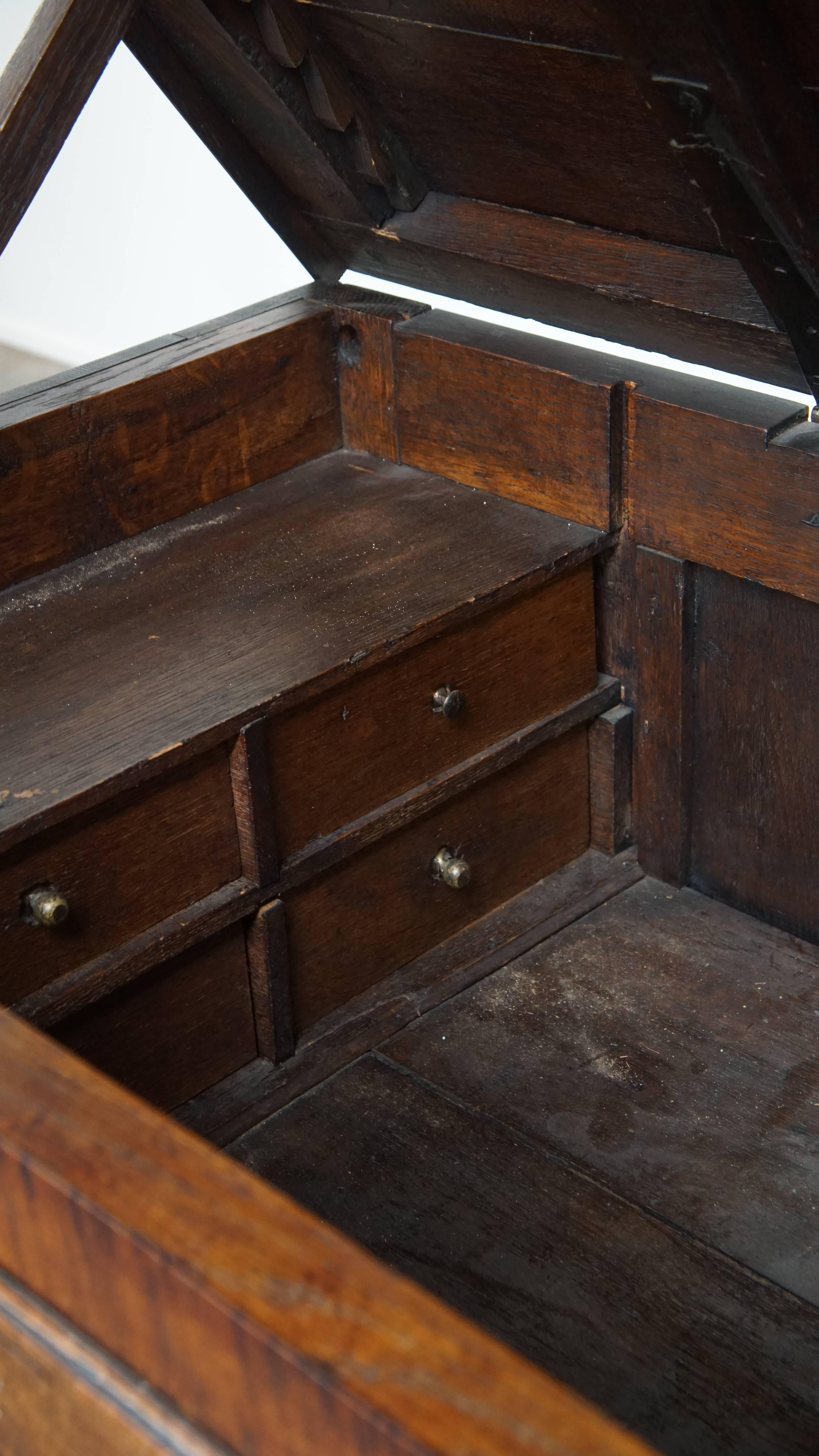 Englisches antikes Sideboard / Maultiertruhe aus dem 18. Jahrhundert im Angebot 5