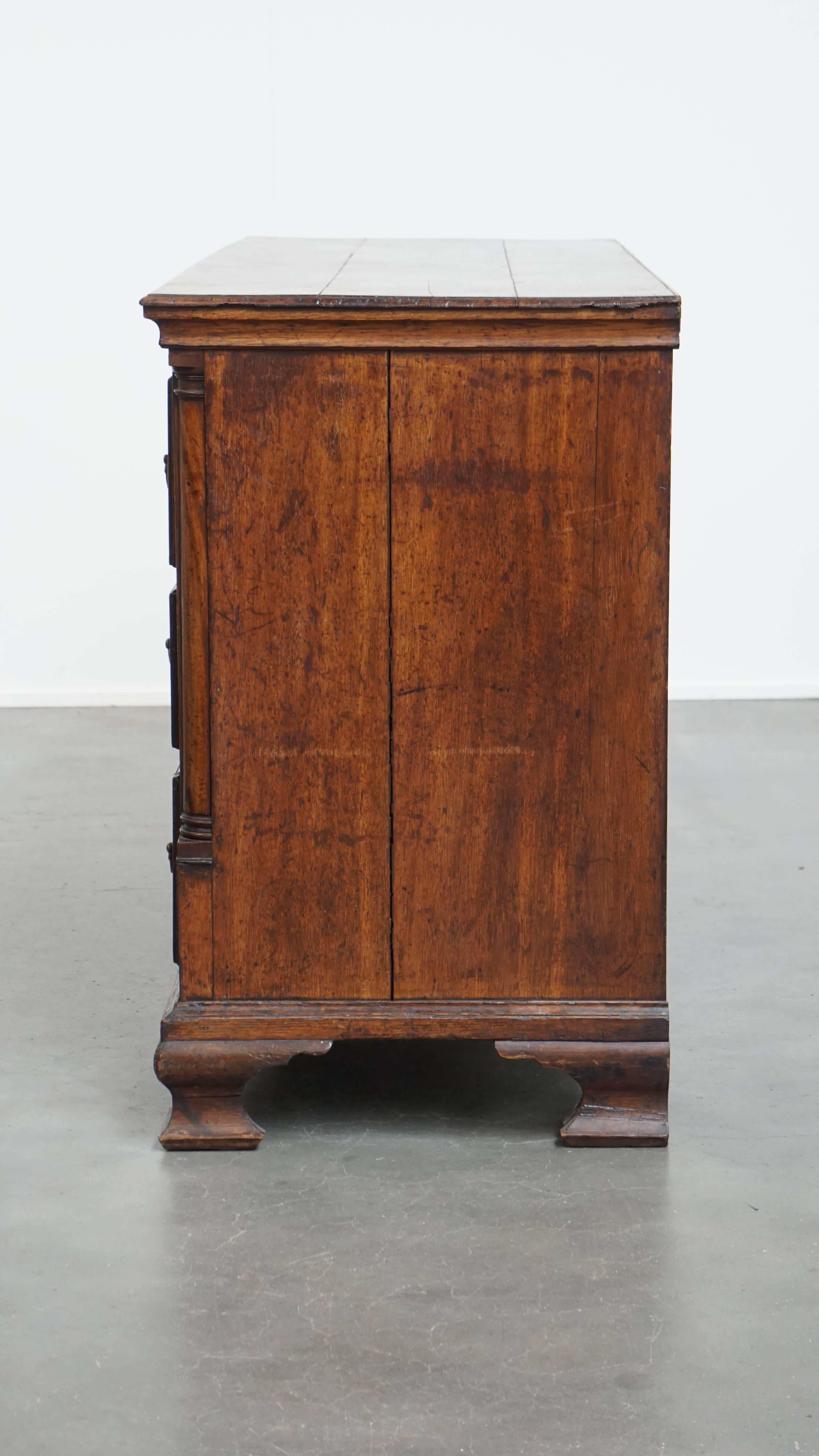 Englisches antikes Sideboard / Maultiertruhe aus dem 18. Jahrhundert (18. Jahrhundert und früher) im Angebot