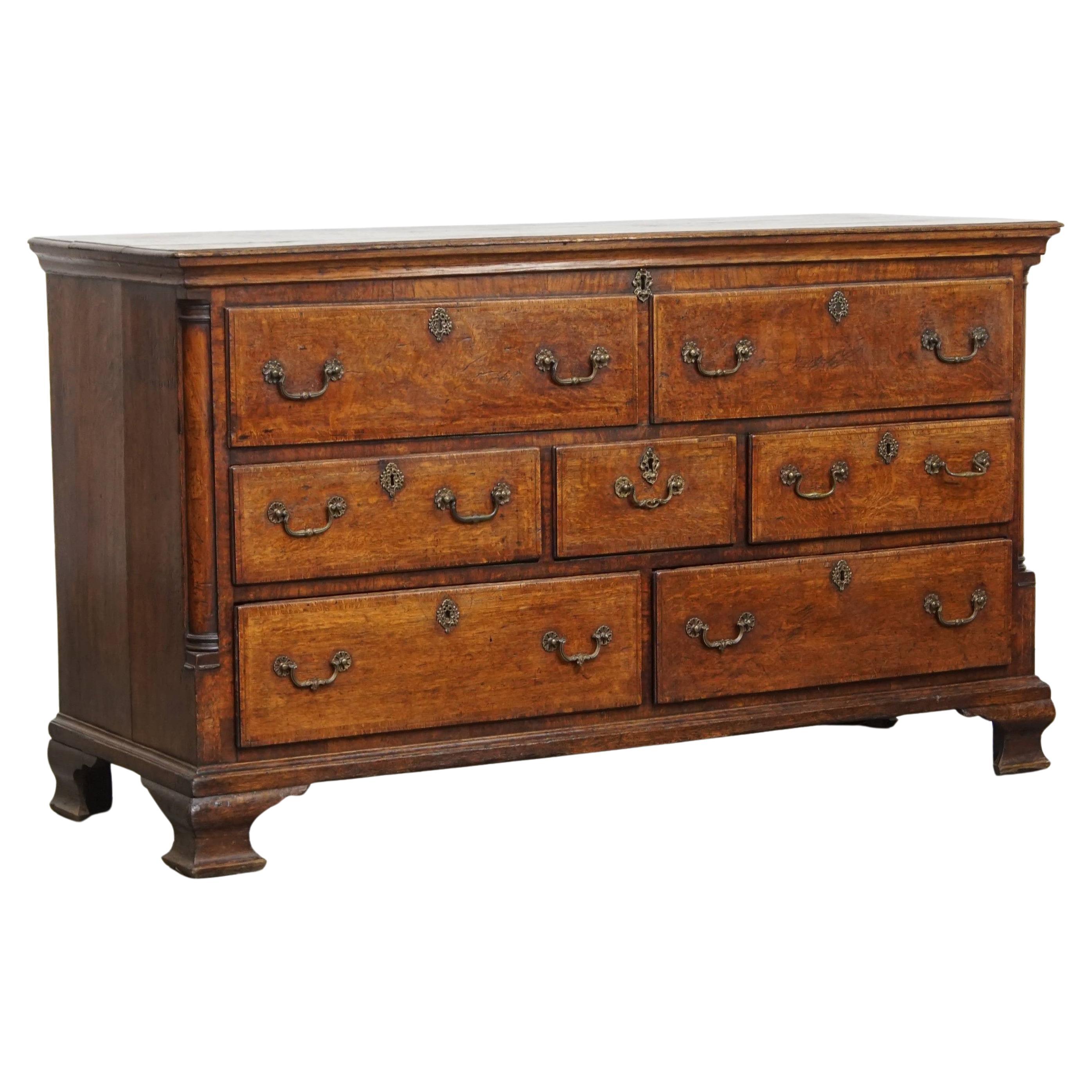 Englisches antikes Sideboard / Maultiertruhe aus dem 18. Jahrhundert im Angebot