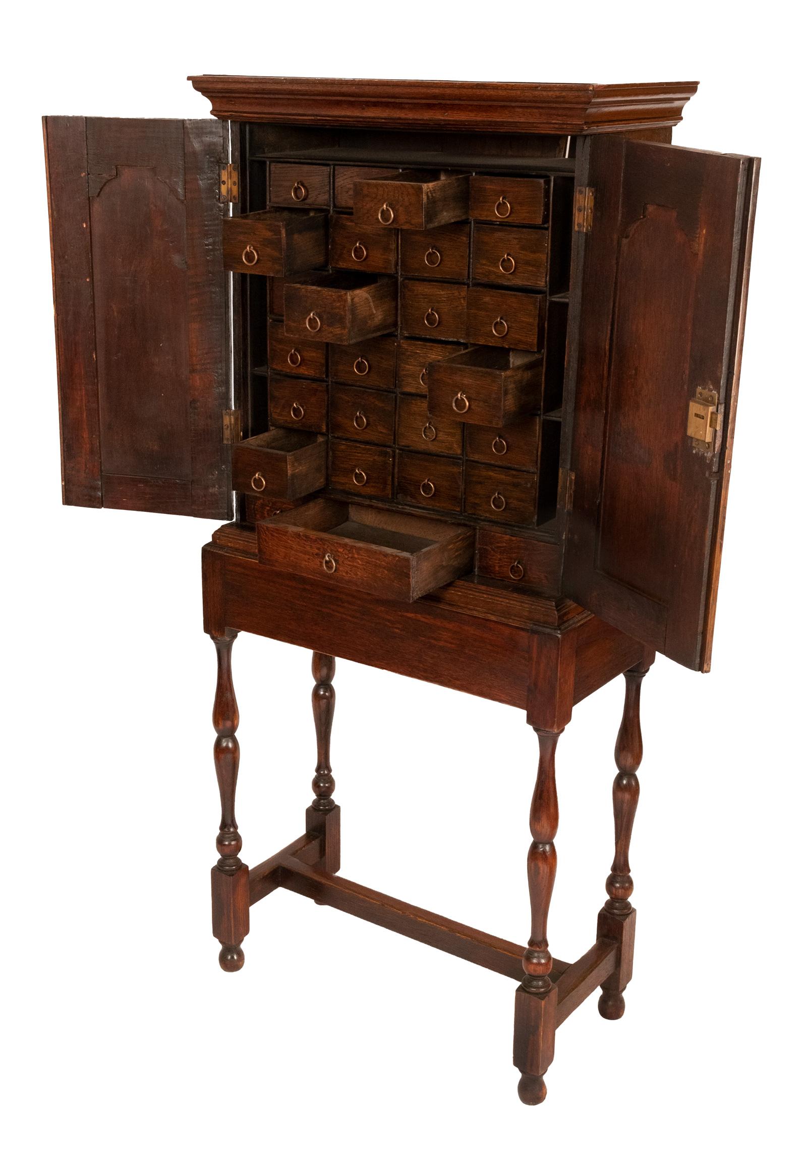 18th Century English Apothacary Cabinet In Good Condition In Salt Lake City, UT