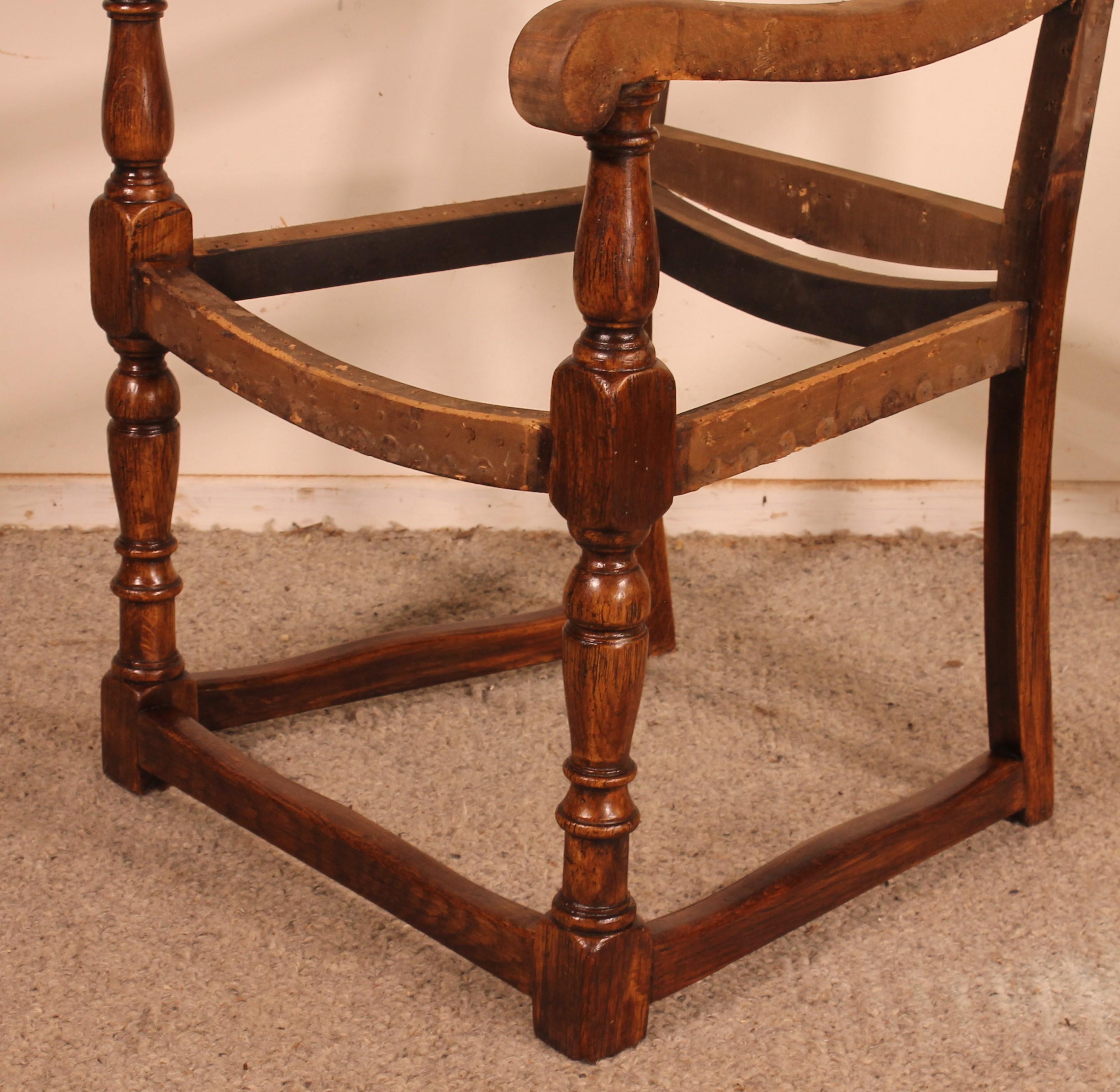 Englischer Sessel aus Eiche aus dem 18. Jahrhundert im Angebot 3