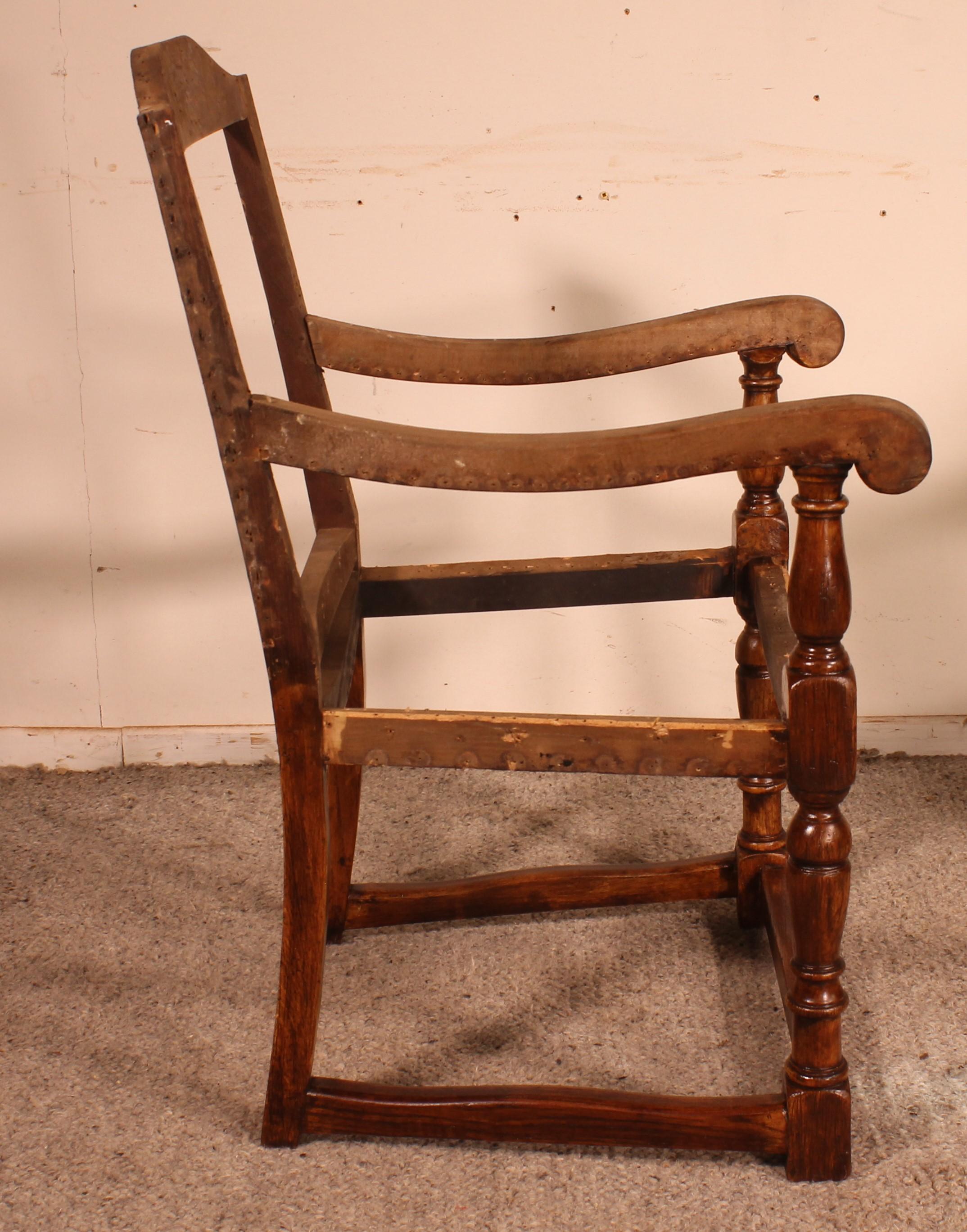 18th Century and Earlier 18th Century English Armchair in Oak For Sale