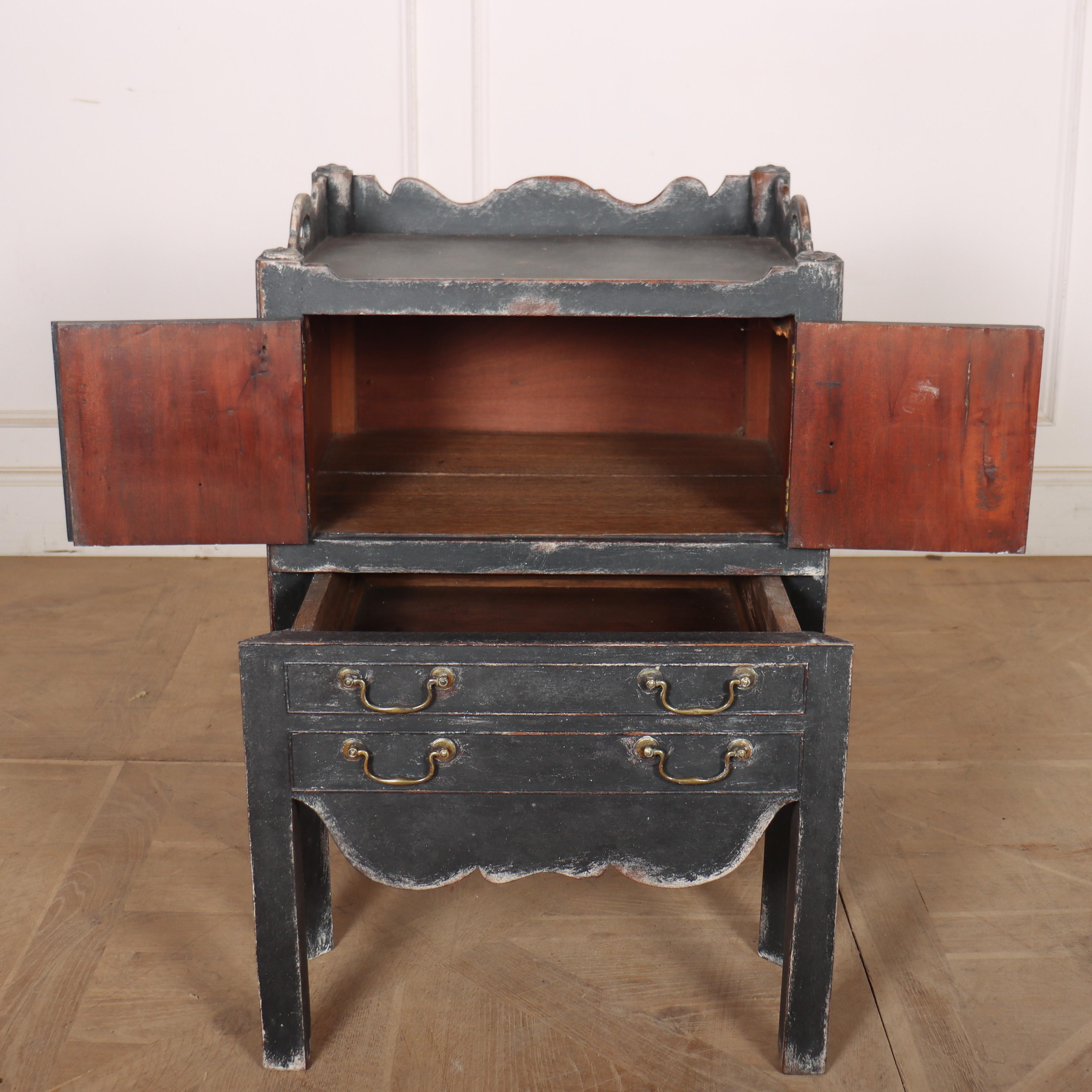 18th Century and Earlier 18th Century English Bedside Cabinet For Sale