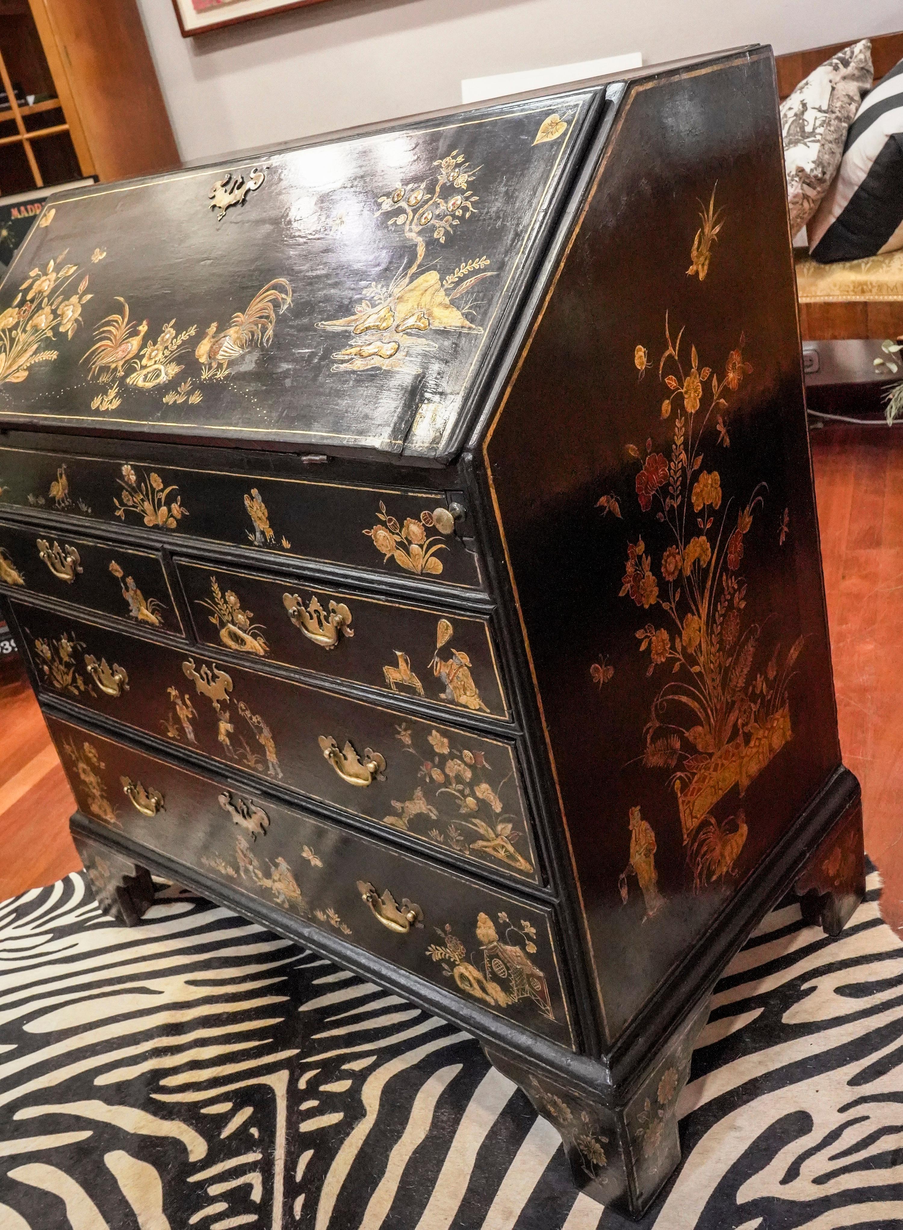 18th Century English Black Lacquered and Gold Painted Wood Bureau Chest 5