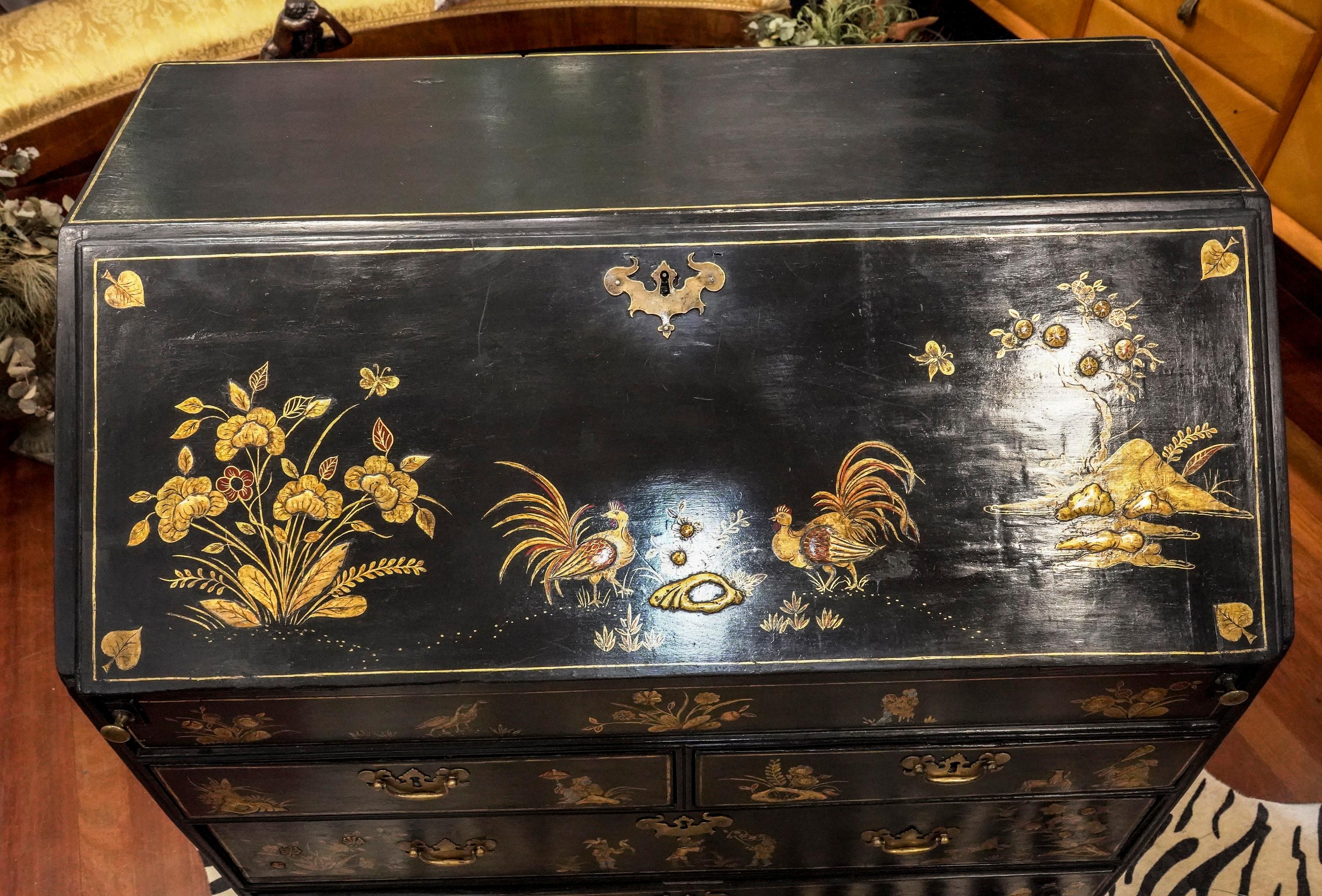 18th Century English Black Lacquered and Gold Painted Wood Bureau Chest 3