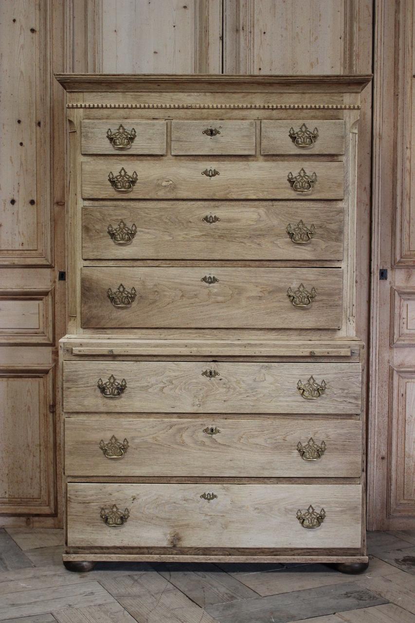 18th Century English Bleached Oak Chest on Chest In Good Condition In Gloucestershire, GB