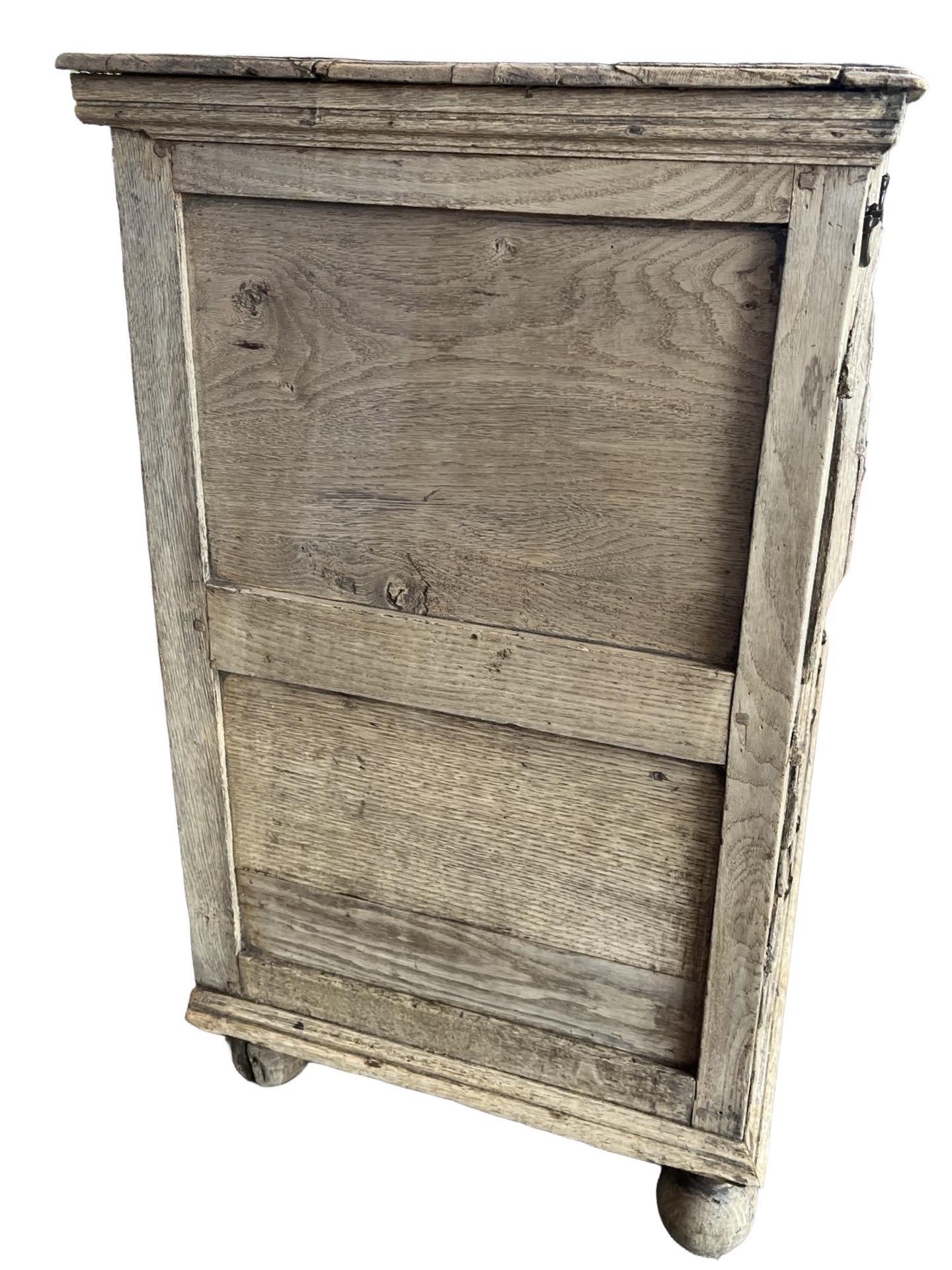 18th Century English Bleached Oak Jacobean Chest of Drawers For Sale 9