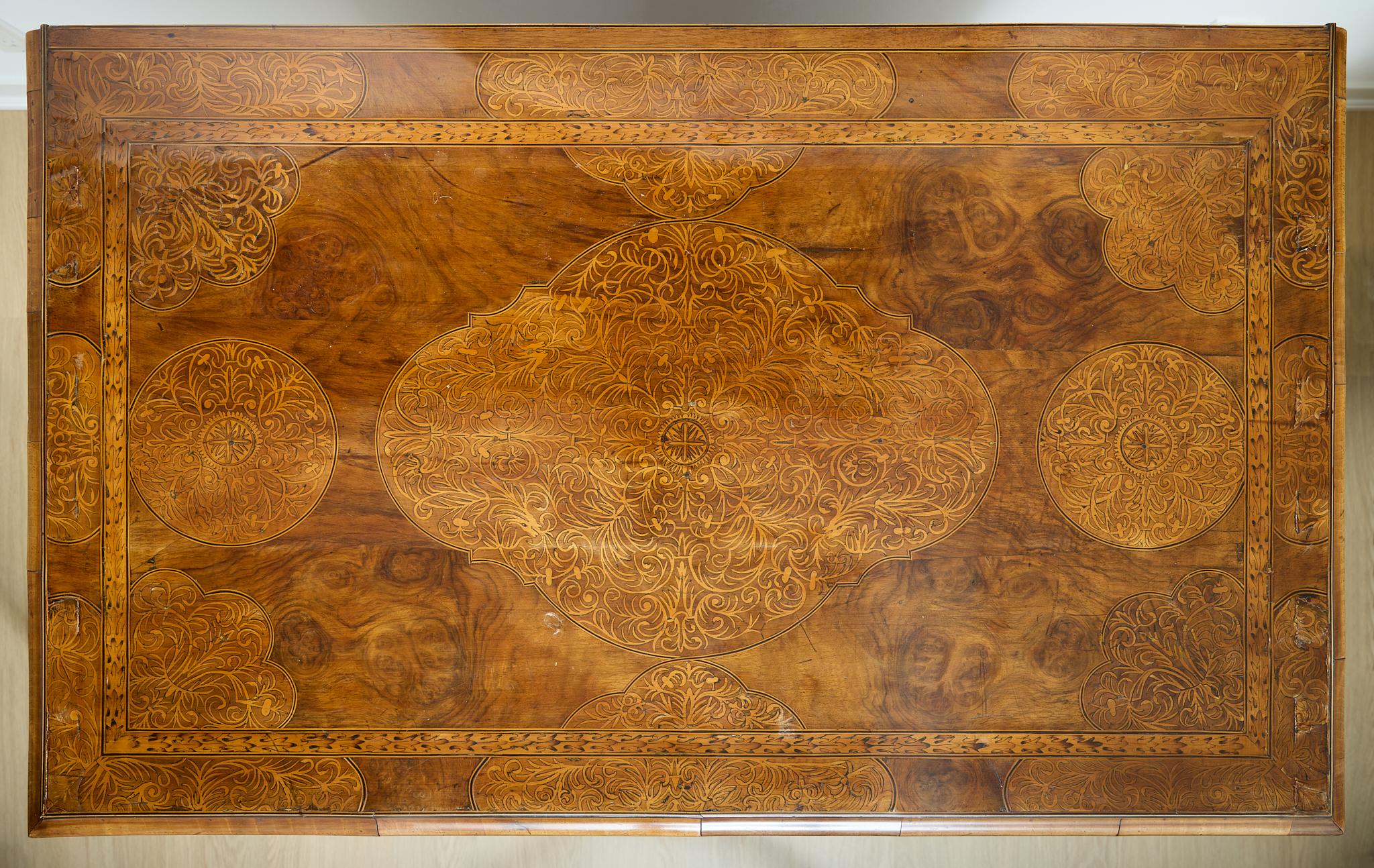 Georgian 18th Century, English Chest of Drawers with Exquisite Marquetry For Sale