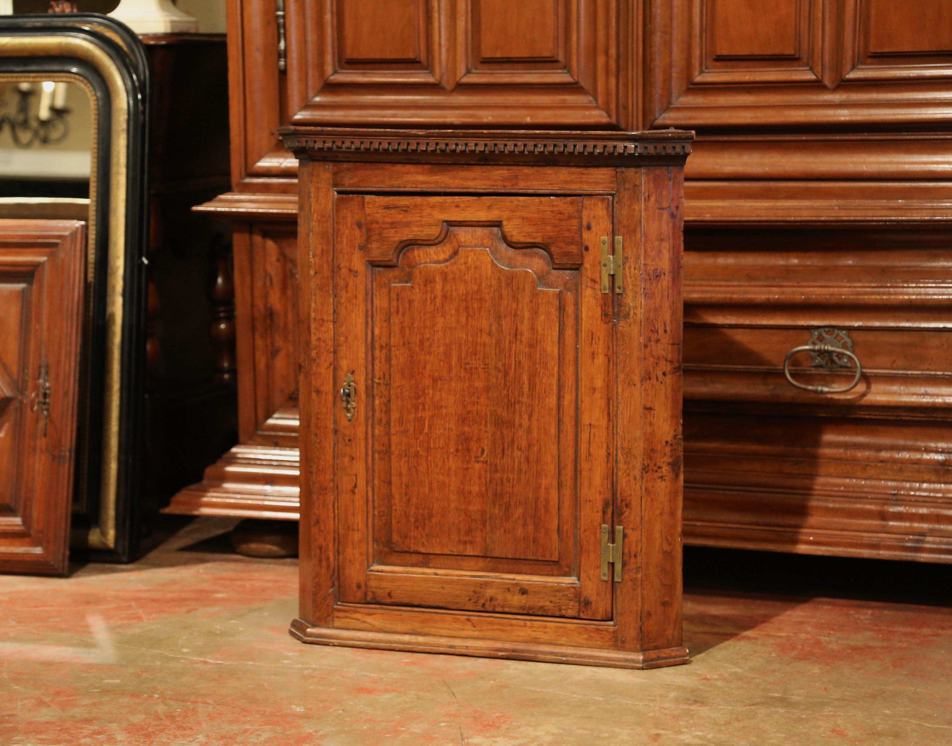 18th Century English Carved Oak Wall Hanging Corner Cabinet 3
