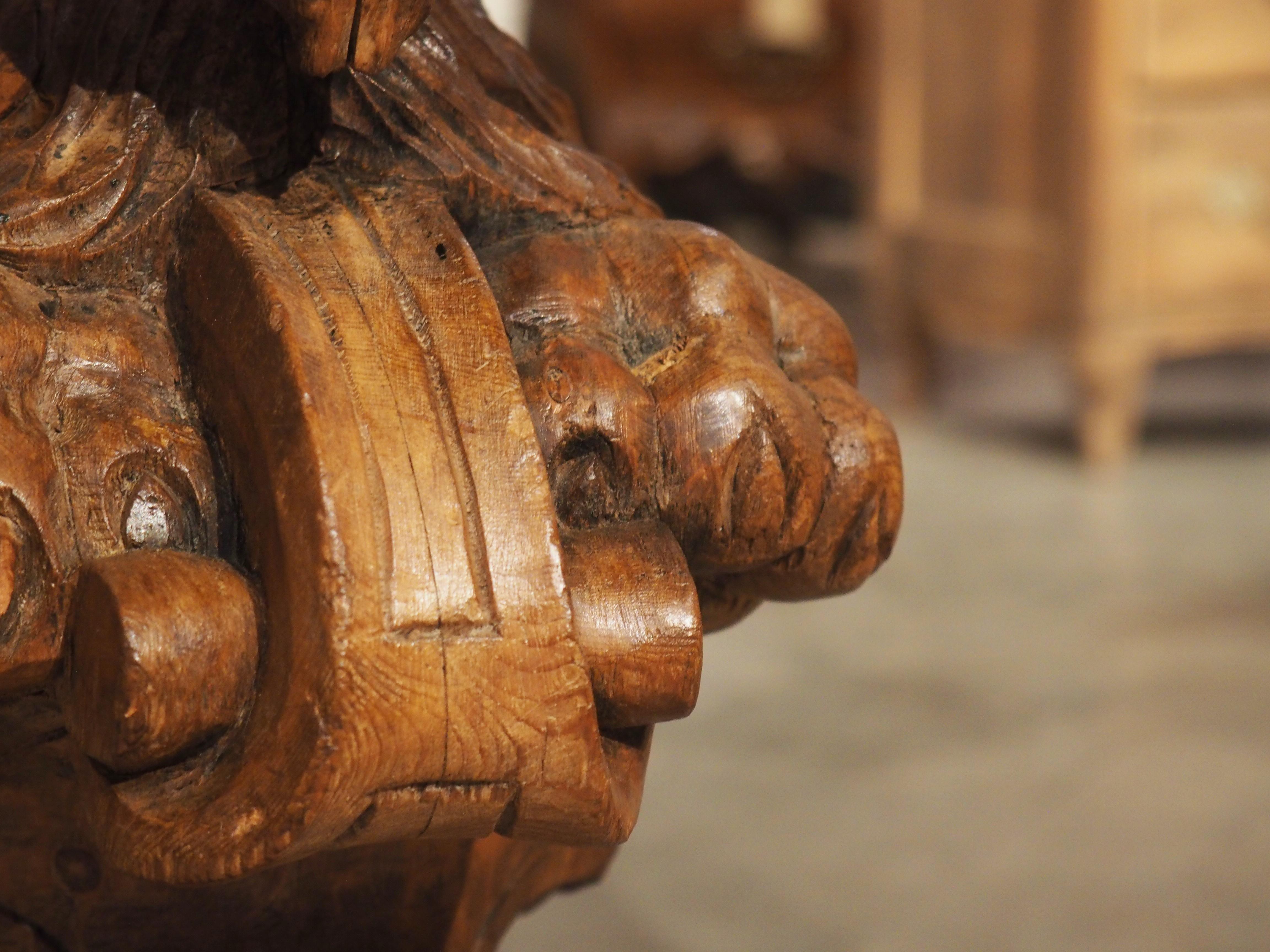 18th Century English Carved Pine Lion Table Lamp For Sale 4