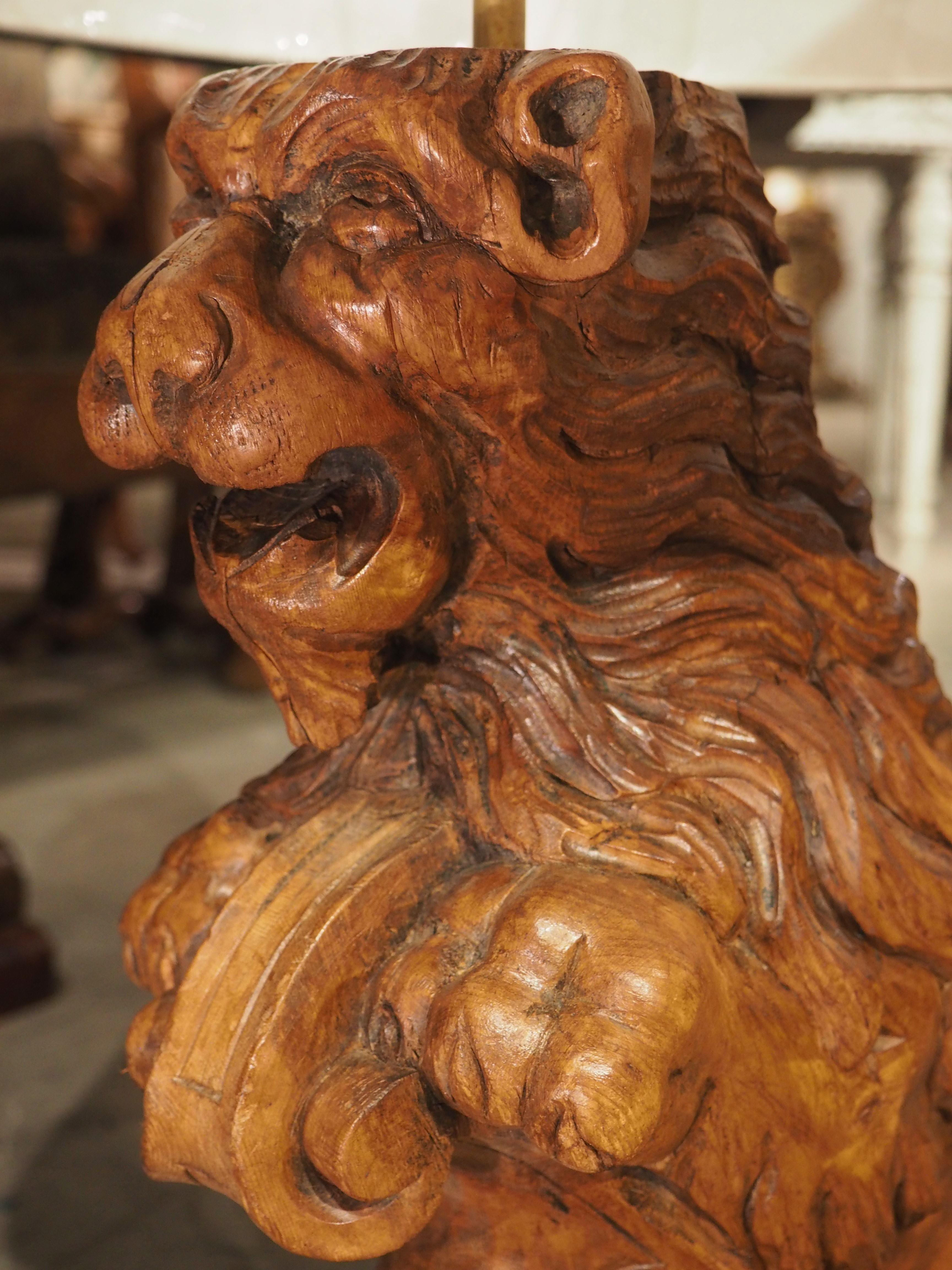 18th Century English Carved Pine Lion Table Lamp For Sale 11