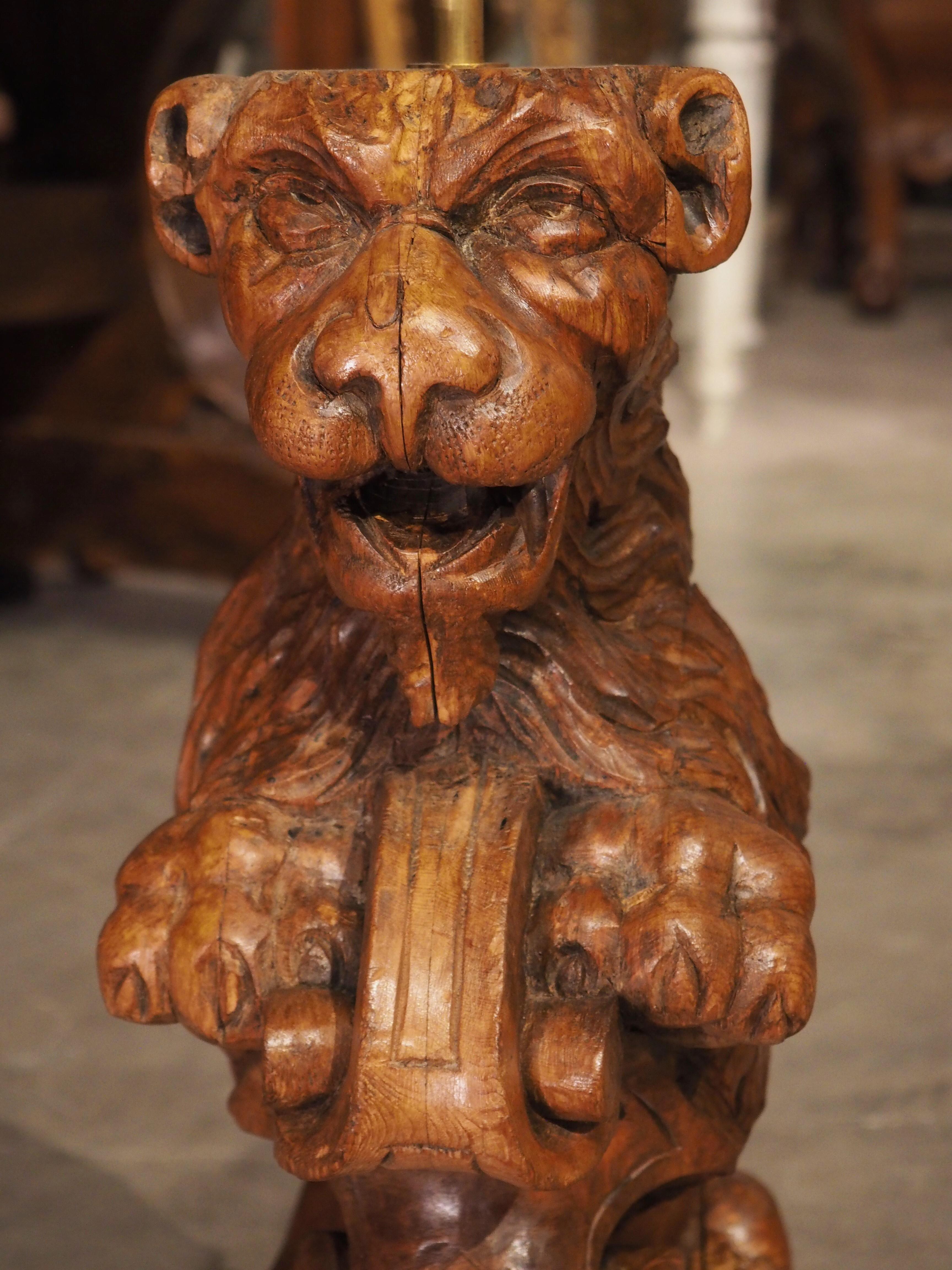 Hand-Carved 18th Century English Carved Pine Lion Table Lamp For Sale