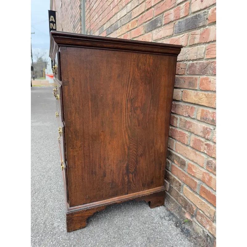 Legno Cassettiera inglese del XVIII secolo in vendita
