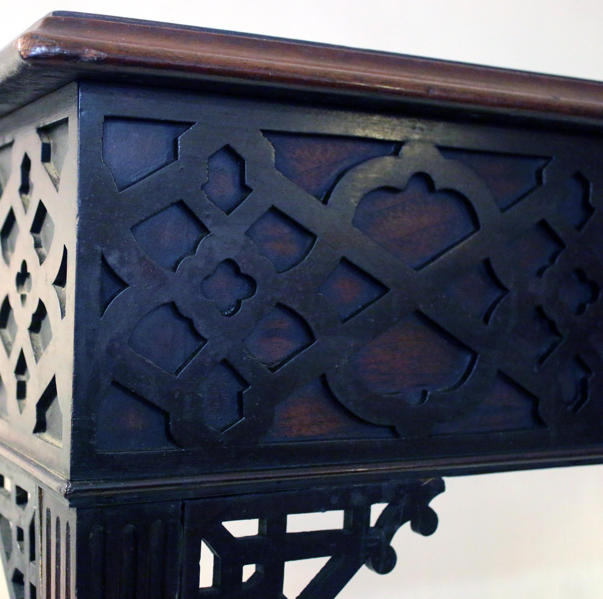 Carved 18th Century English Chinese Chippendale Console Table For Sale