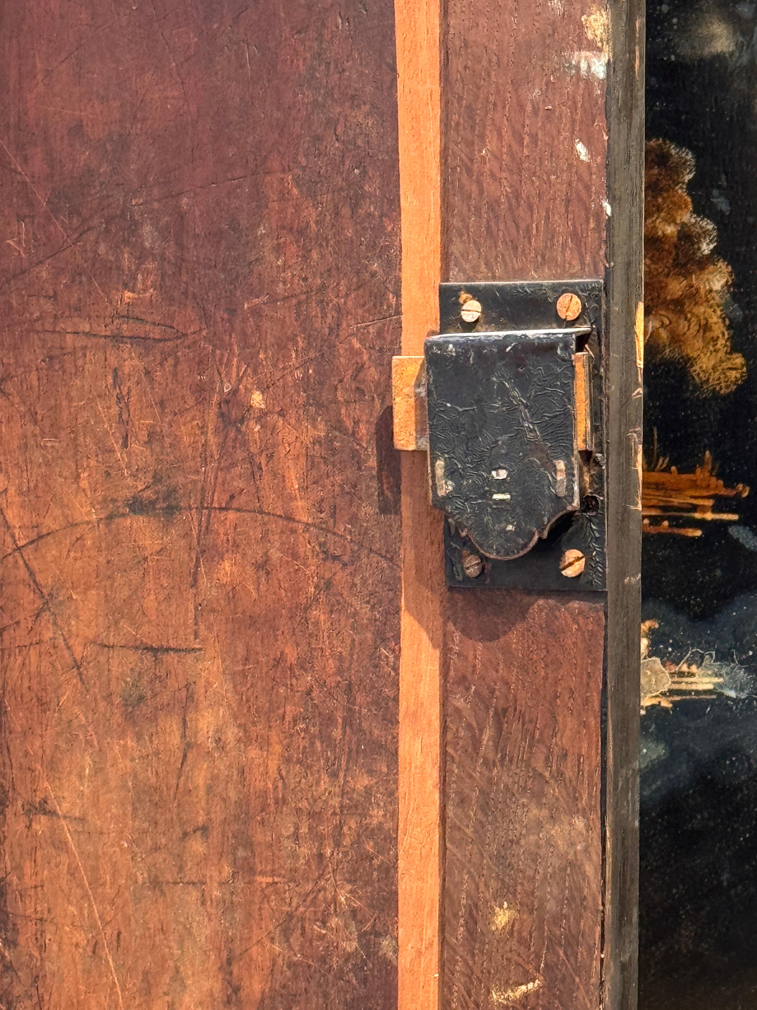 Armadietto angolare inglese Chinoiserie del XVIII secolo in vendita 2