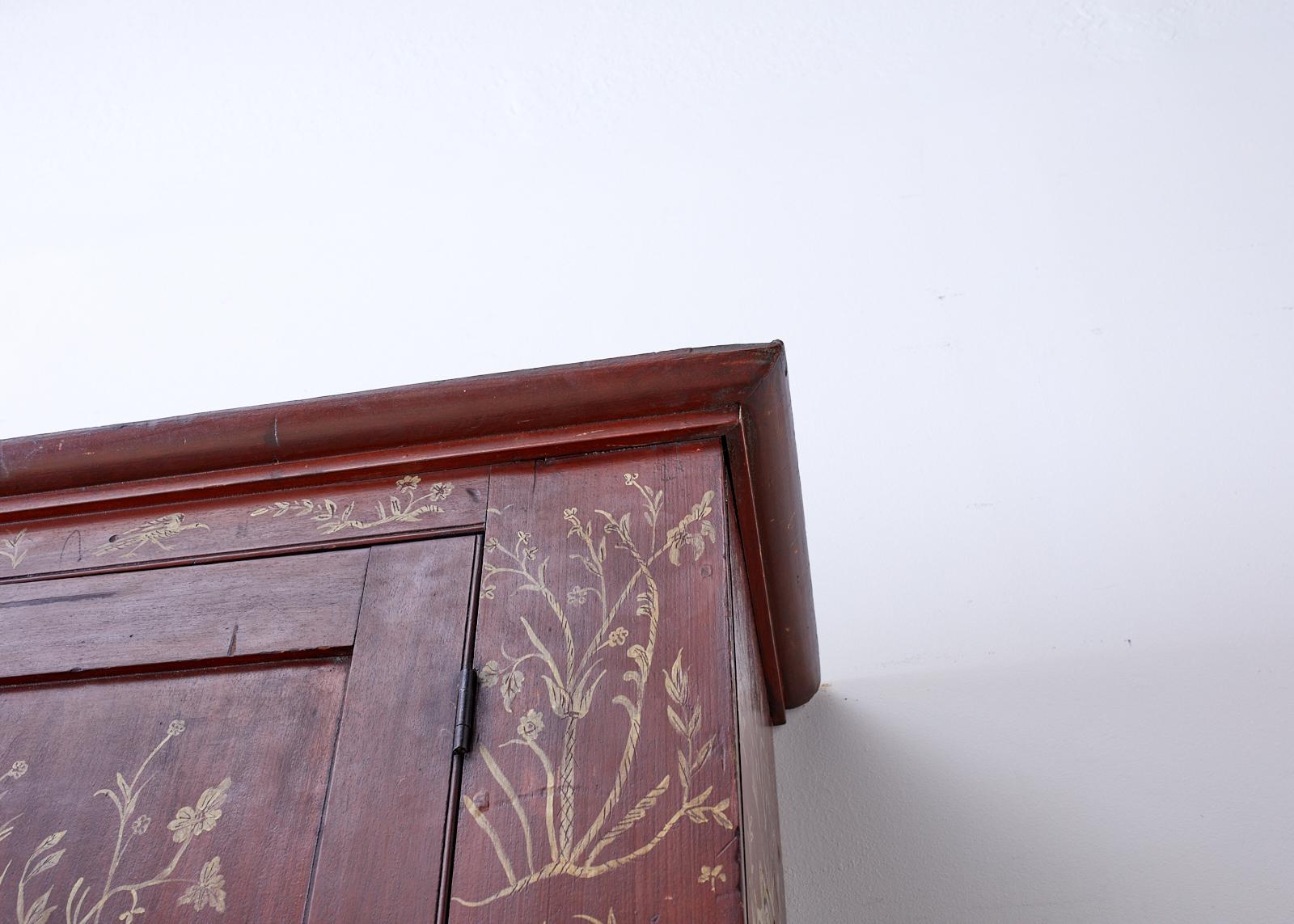 18th Century English Chinoiserie Painted Cupboard Cabinet 12