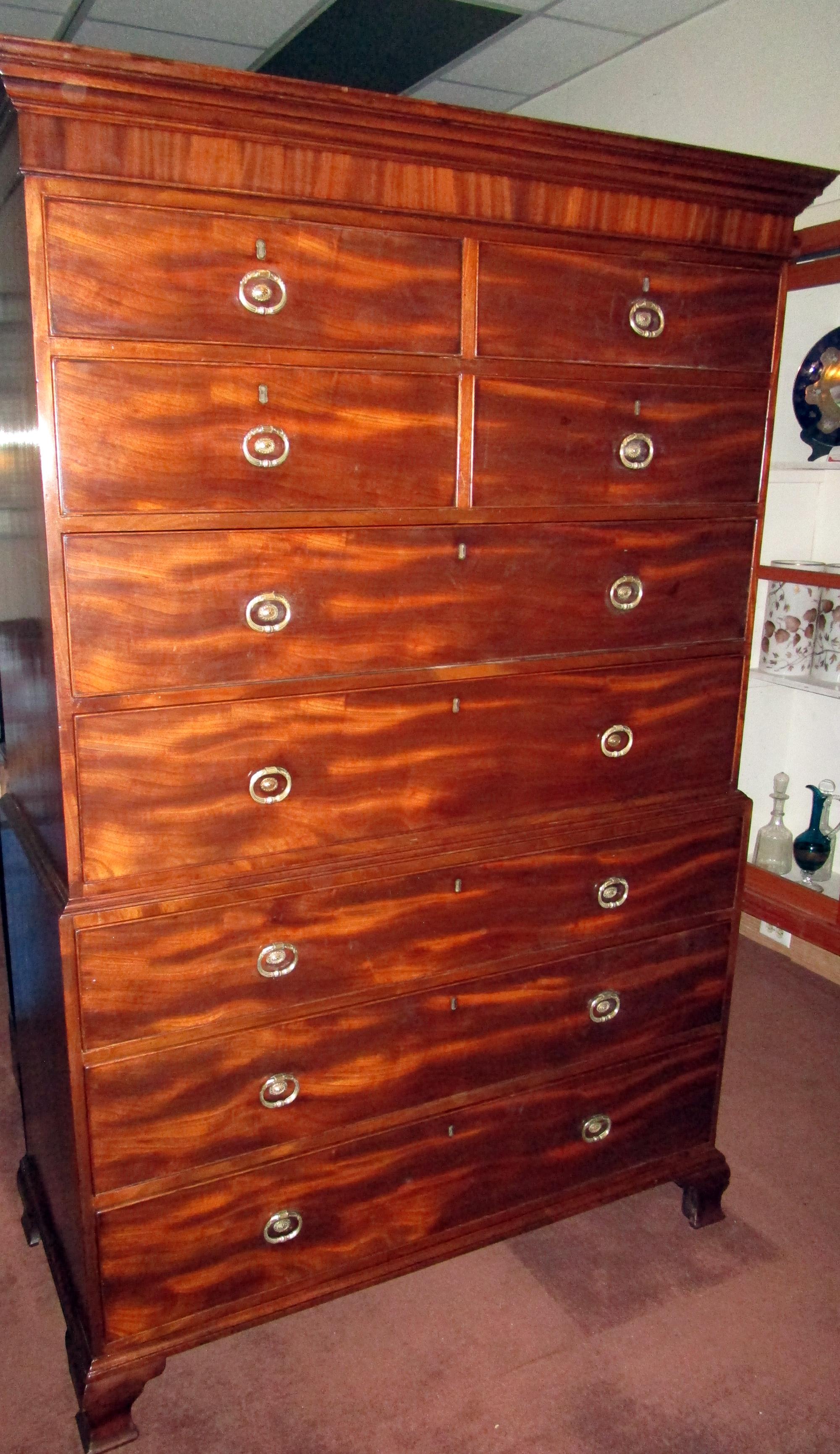 18th century English Chippendale Chest on Chest Large Size For Sale 2
