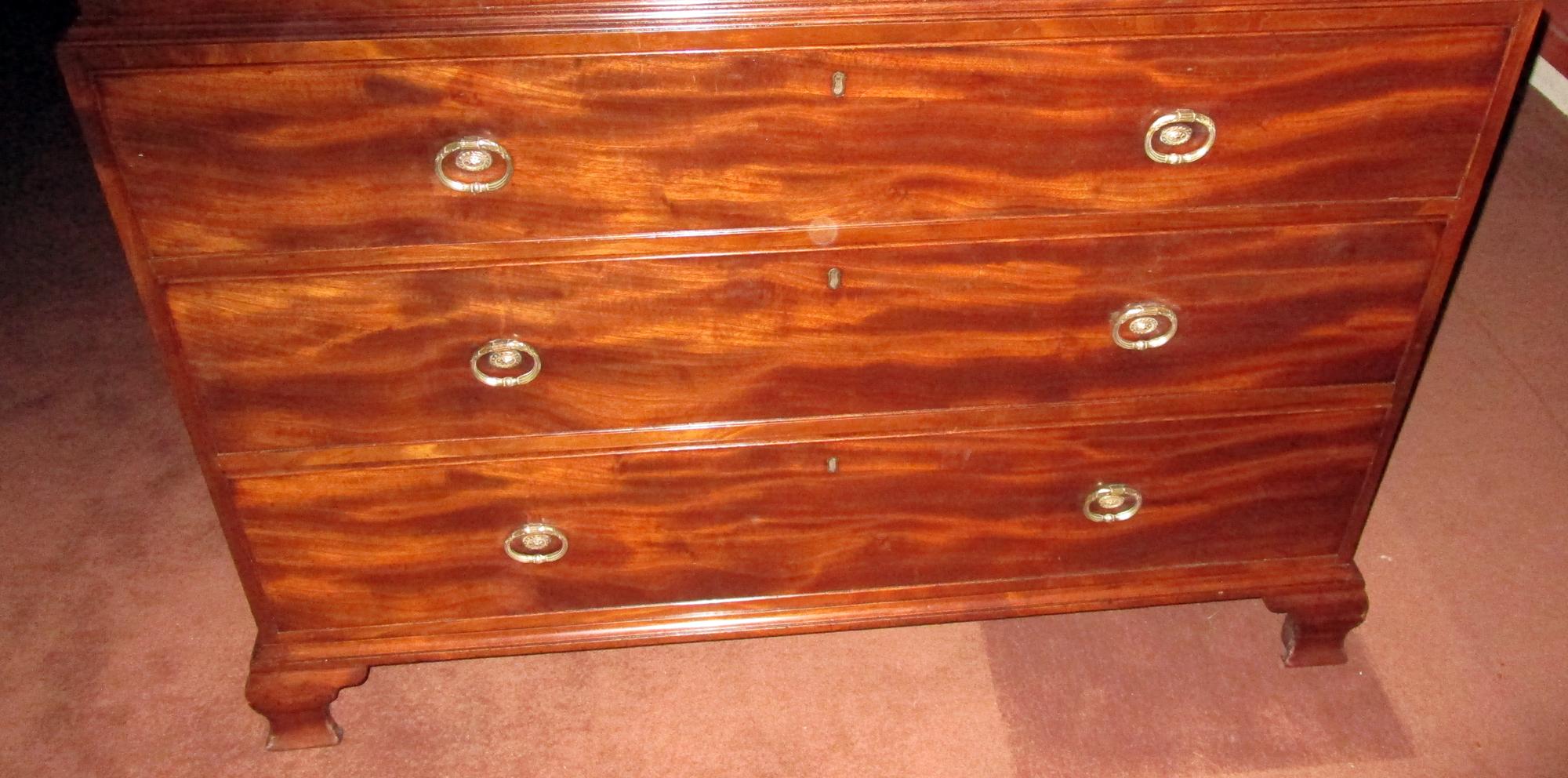 18th century English Chippendale Chest on Chest Large Size For Sale 3