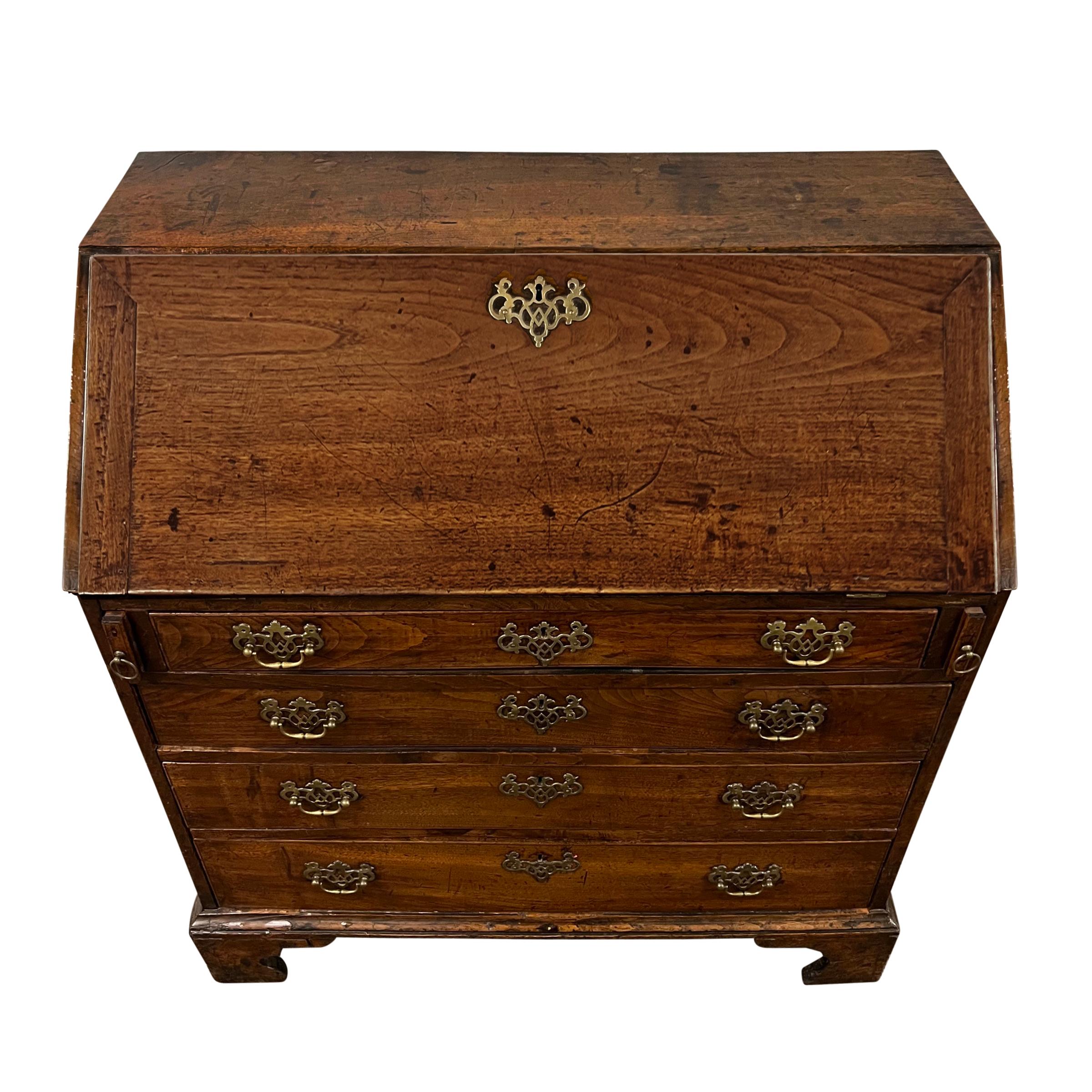 18th Century English Chippendale Secretaire In Good Condition For Sale In Chicago, IL