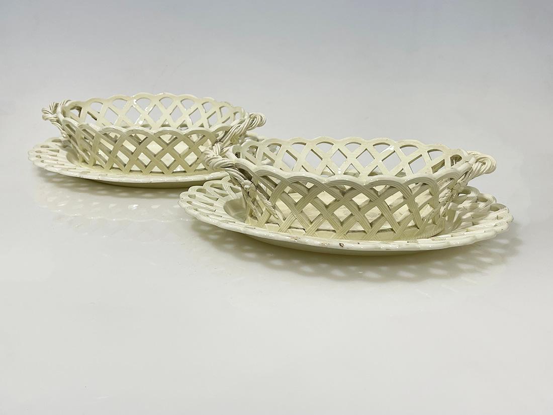 18th century English creamware baskets and plates In Good Condition For Sale In Delft, NL