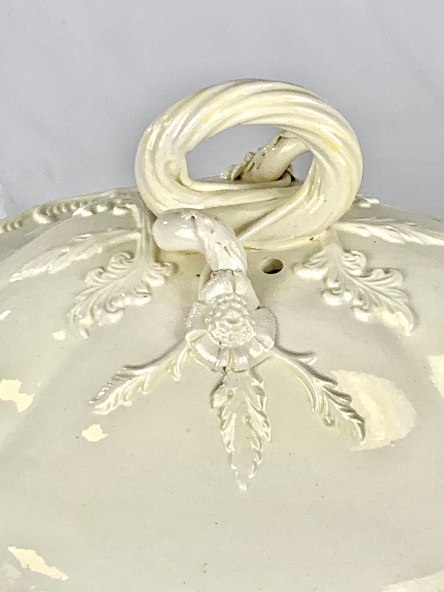 Sopera inglesa del siglo XVIII de Leeds Pottery Circa 1785 Neoclásico en venta