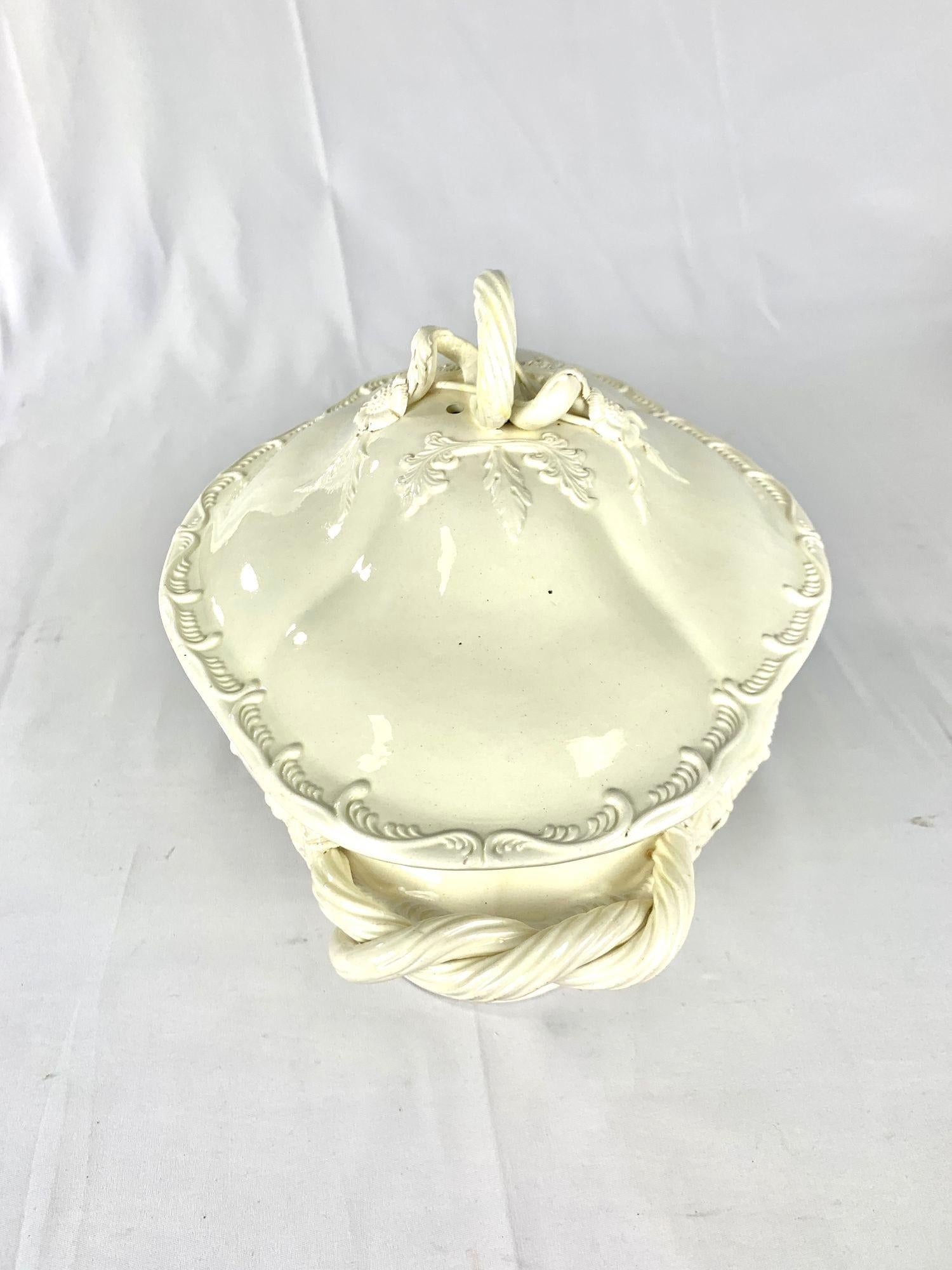 Sopera inglesa del siglo XVIII de Leeds Pottery Circa 1785 Cerámica Creamware en venta