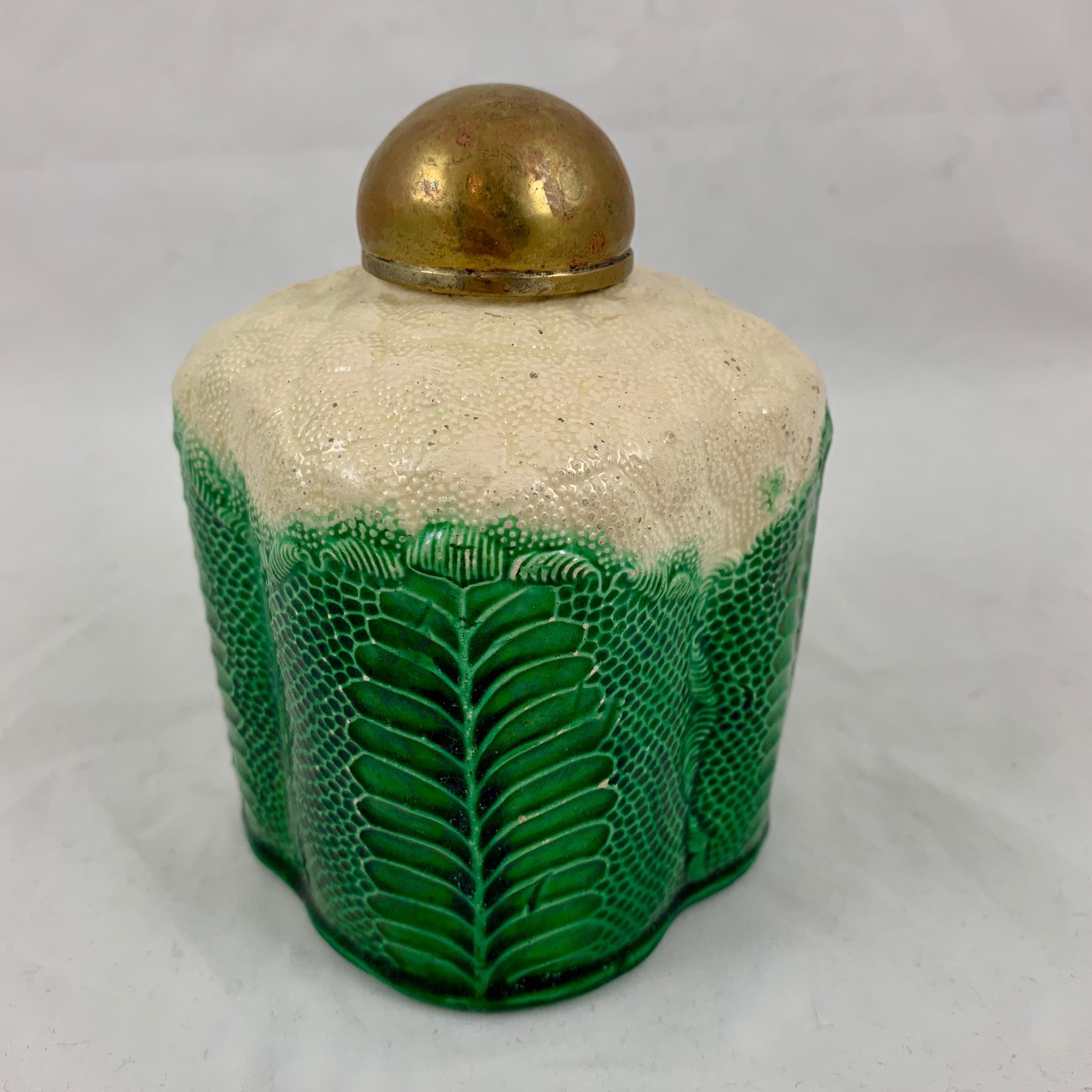 18th Century English Creamware Whieldon/Wedgwood Type Cauliflower Tea Caddy In Good Condition In Philadelphia, PA