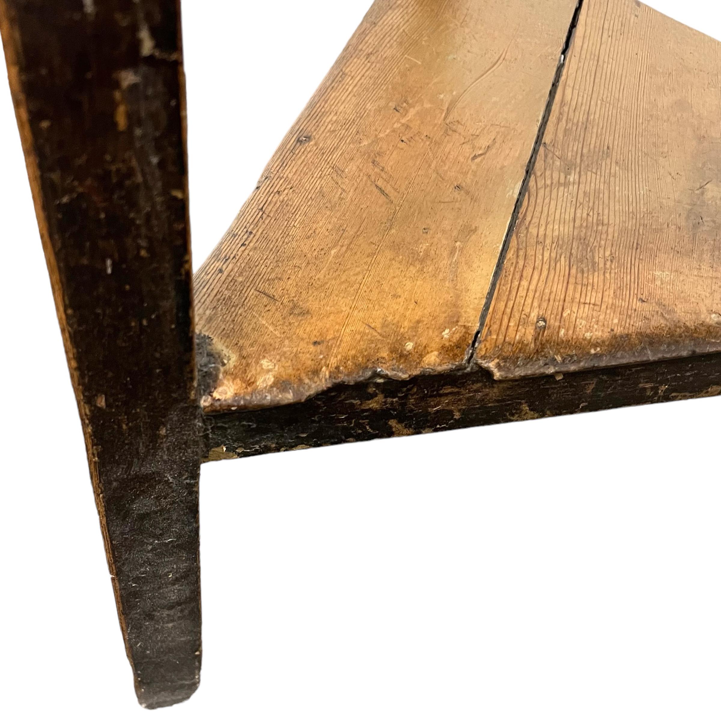 18th Century English Cricket Table For Sale 5