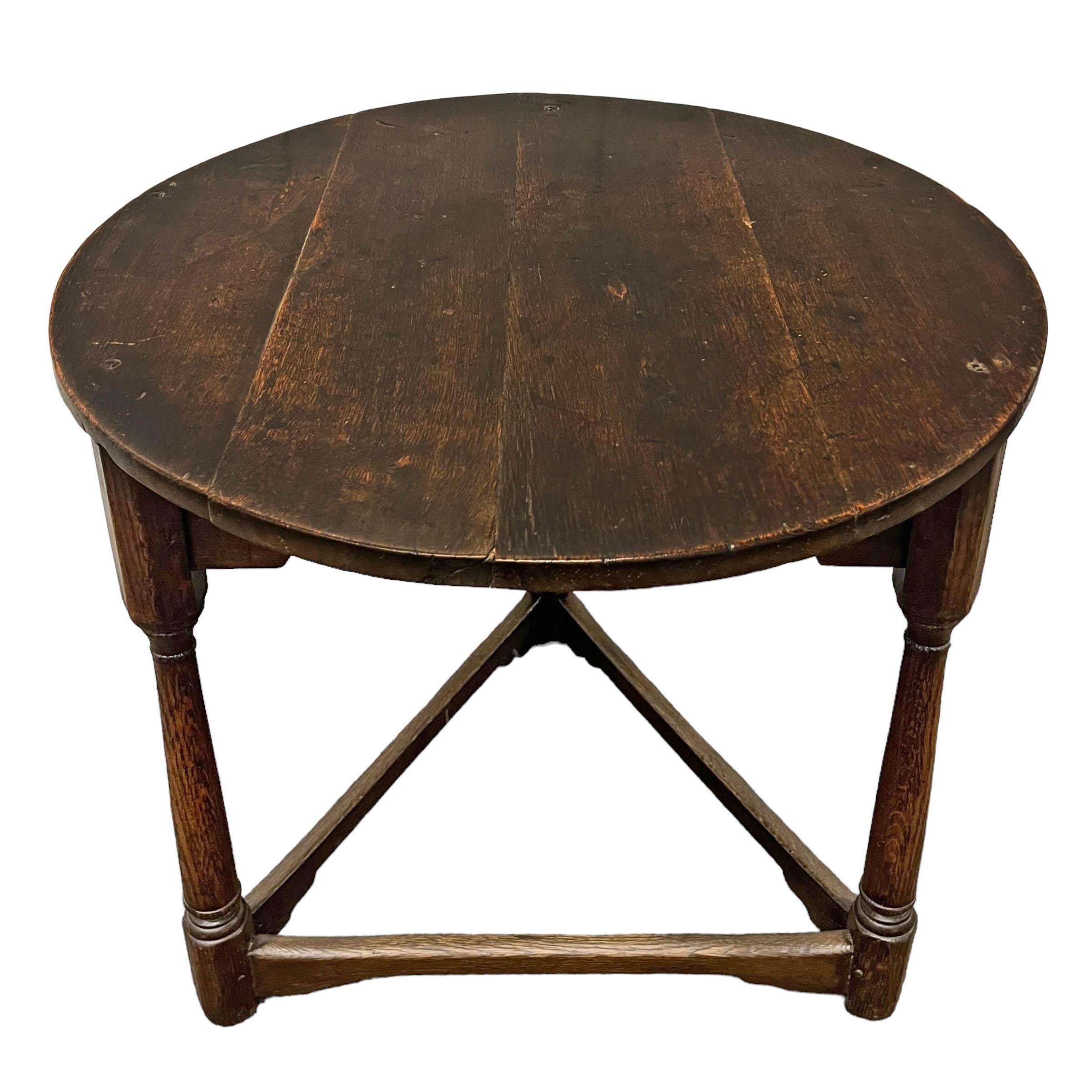 Oak 18th Century English Cricket Table