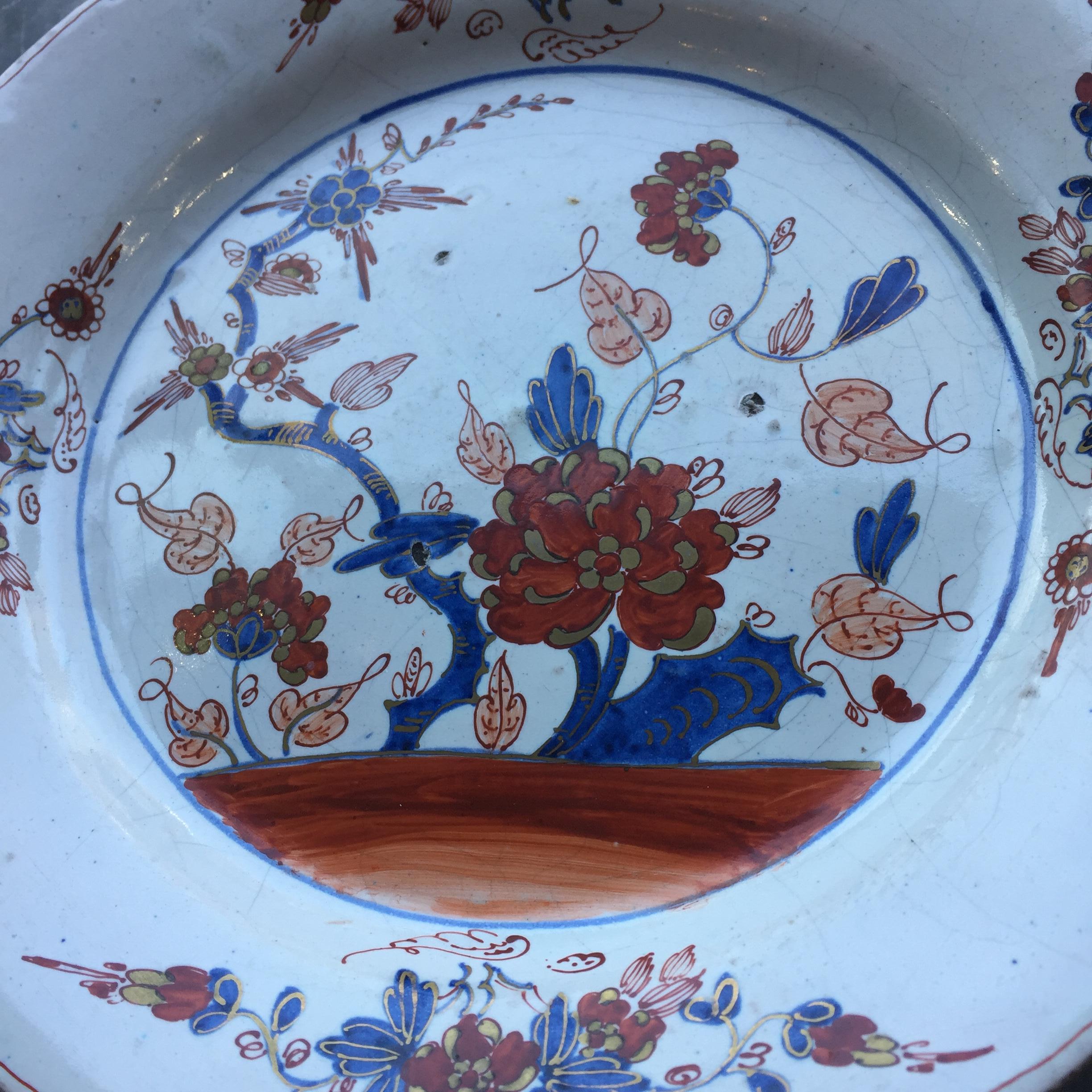 XVIIIe siècle Assiette anglaise du 18e siècle en Delft, Bristol, Imari, Chinoiserie en vente