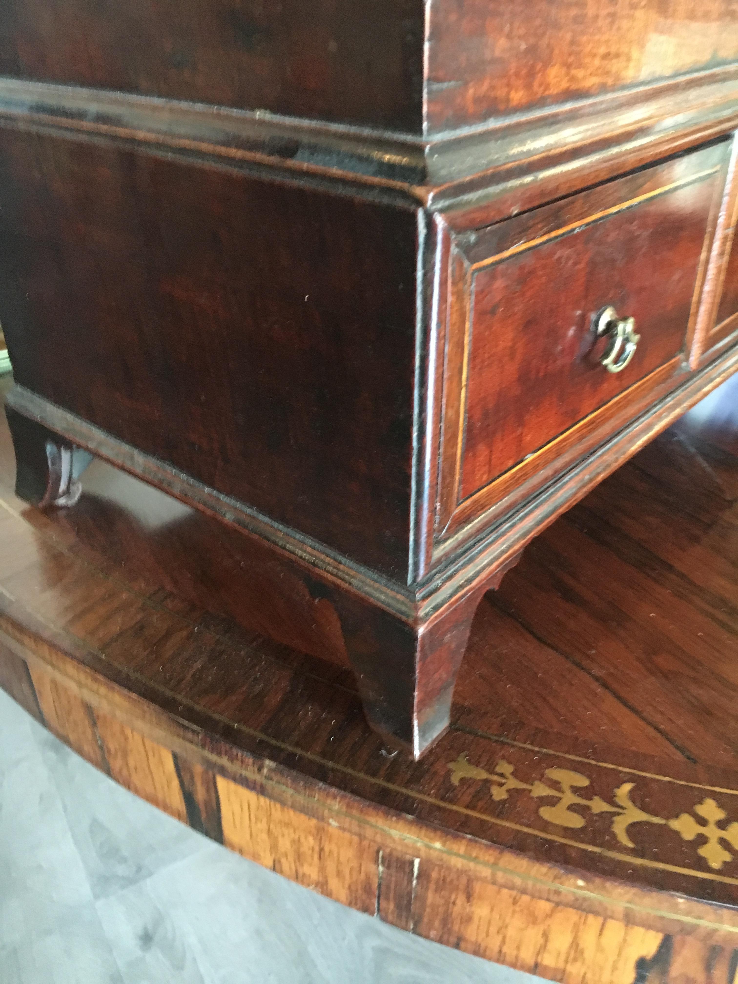 18th Century English Diminutive Mahogany Chest with Satin Wood Banding For Sale 1