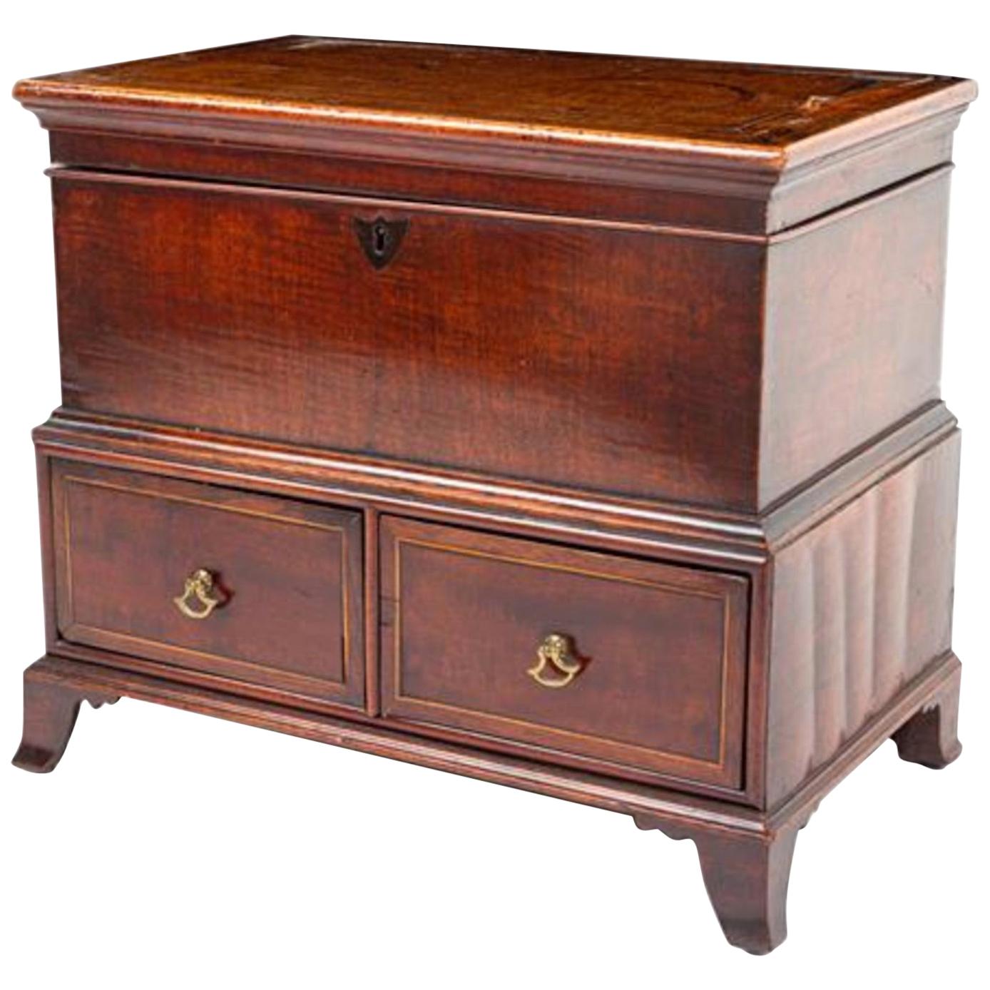 18th Century English Diminutive Mahogany Chest with Satin Wood Banding For Sale