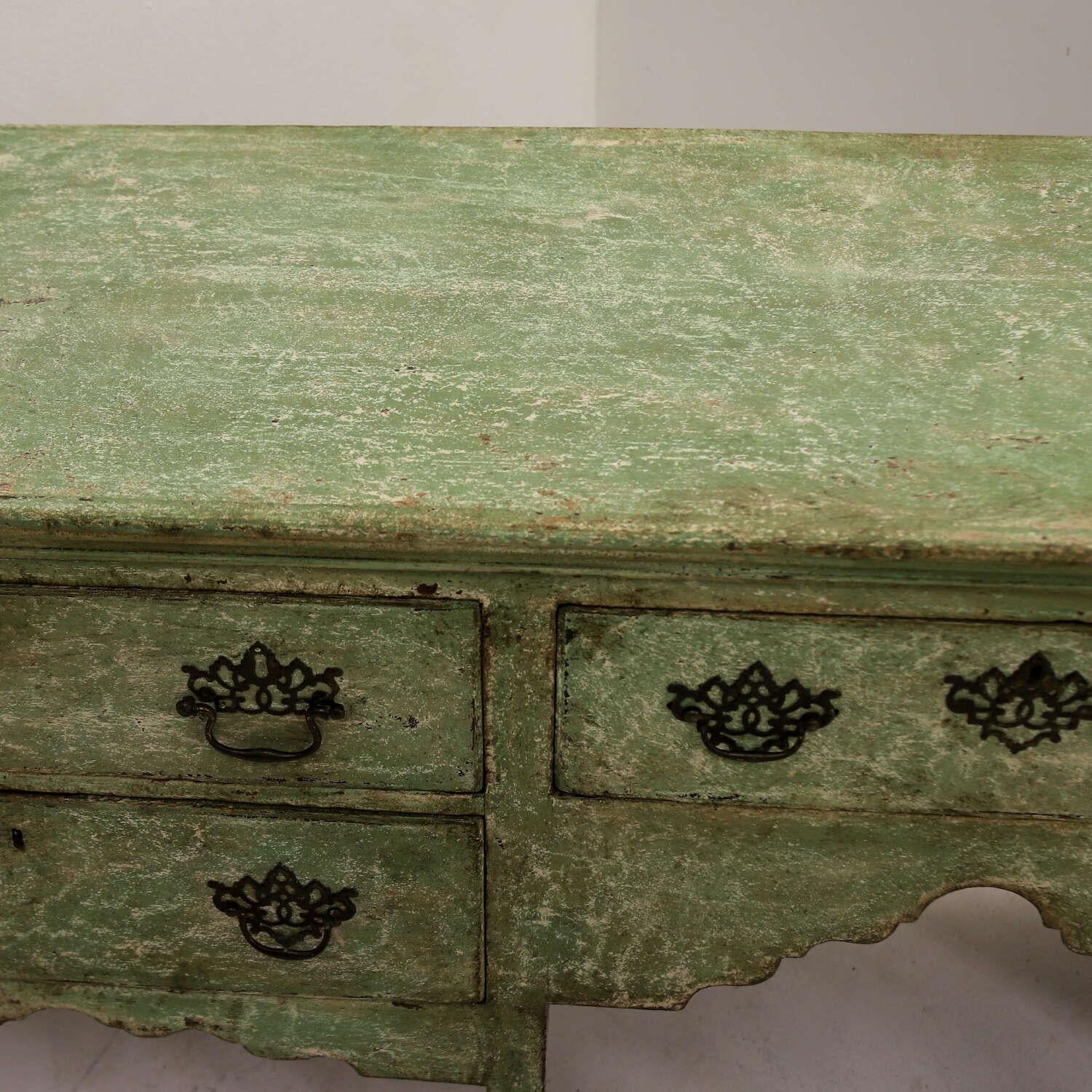 Base de cómoda inglesa del siglo XVIII en venta 2