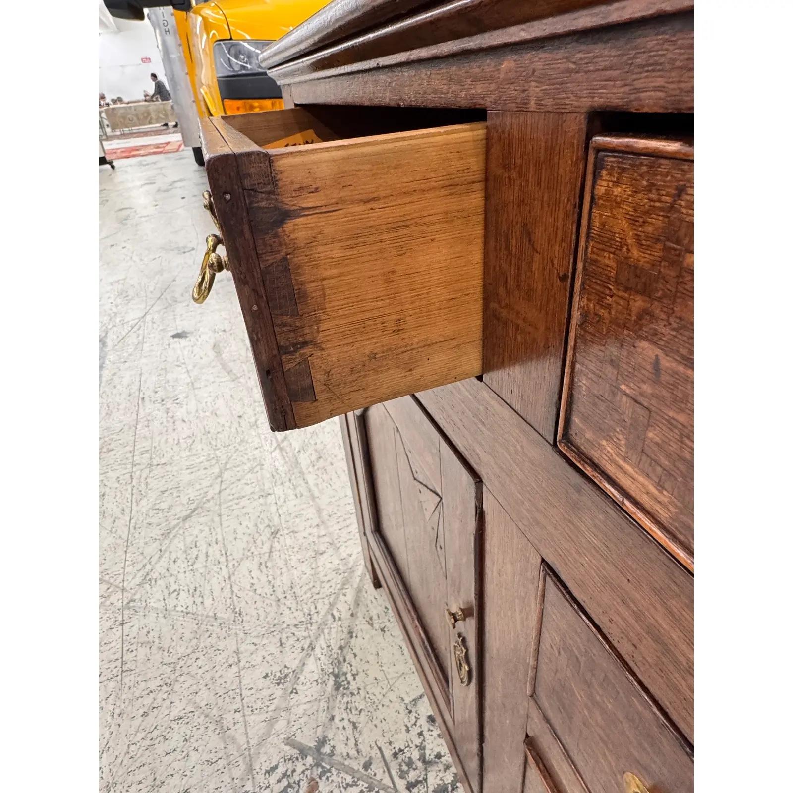 Base per comò inglese del XVIII secolo In condizioni buone in vendita a Nashville, TN