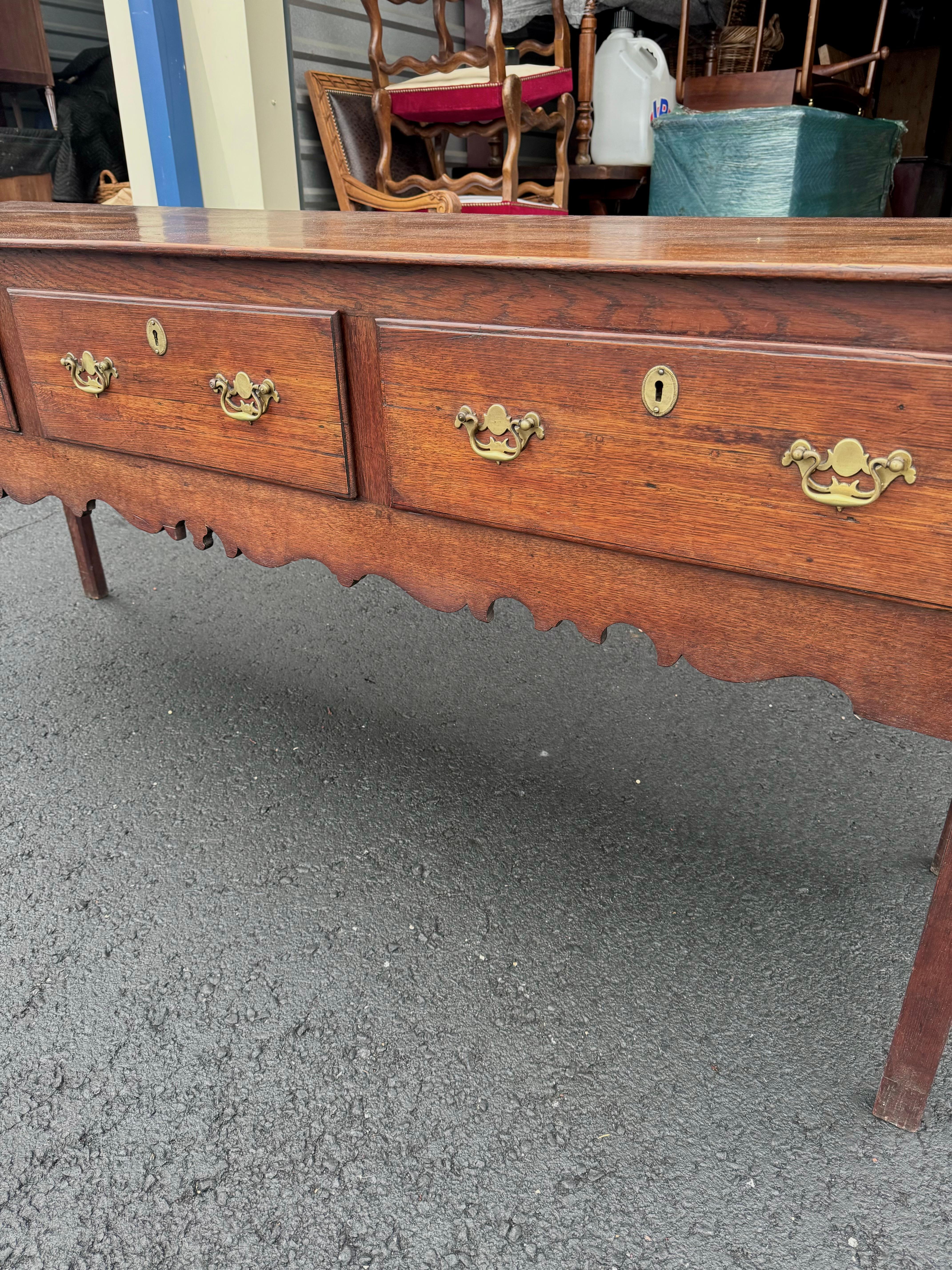 18th Century English Dresser Base For Sale 1