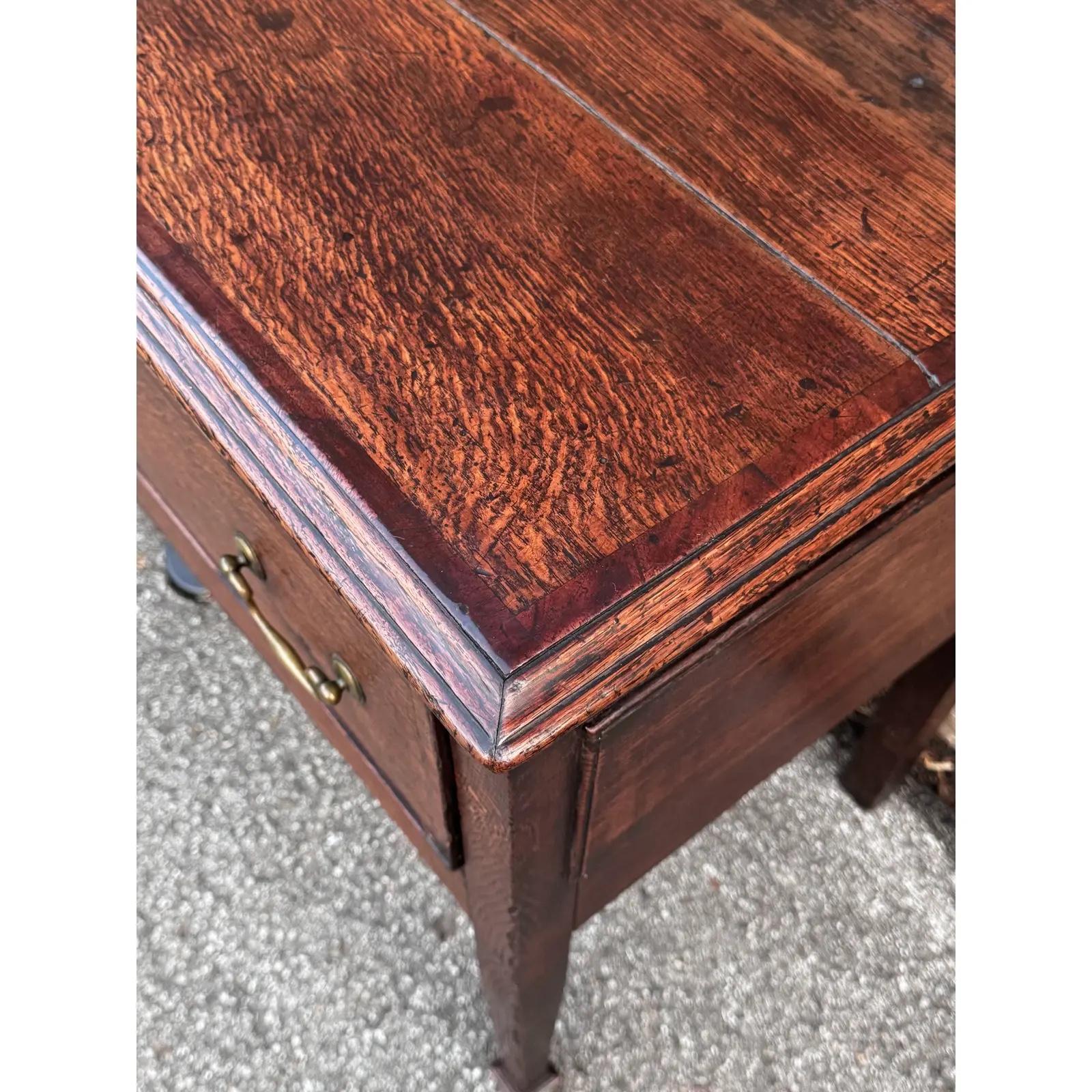 Base de cómoda inglesa del siglo XVIII en venta 2