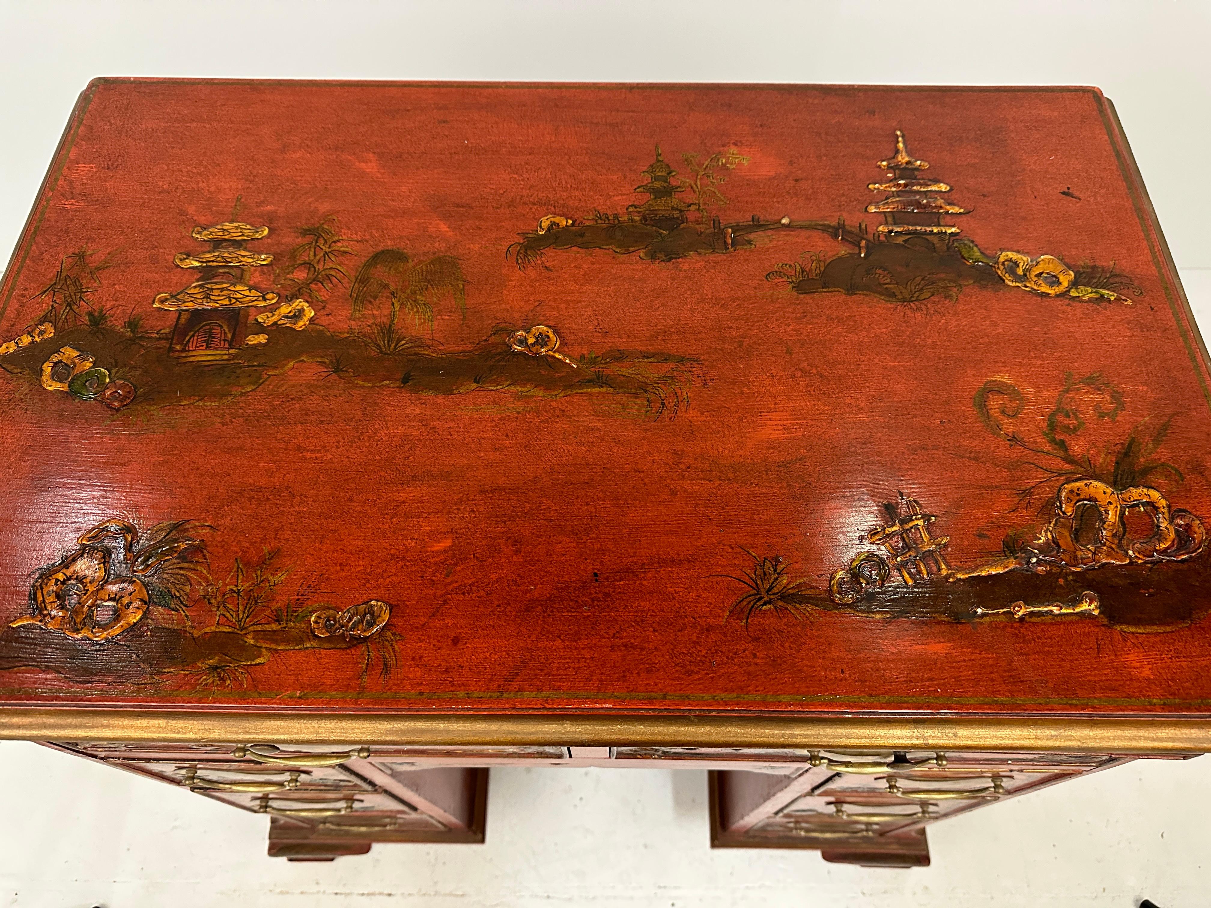 18th Century English Dresser with 19th Century Chinoiserie Decoration  For Sale 7