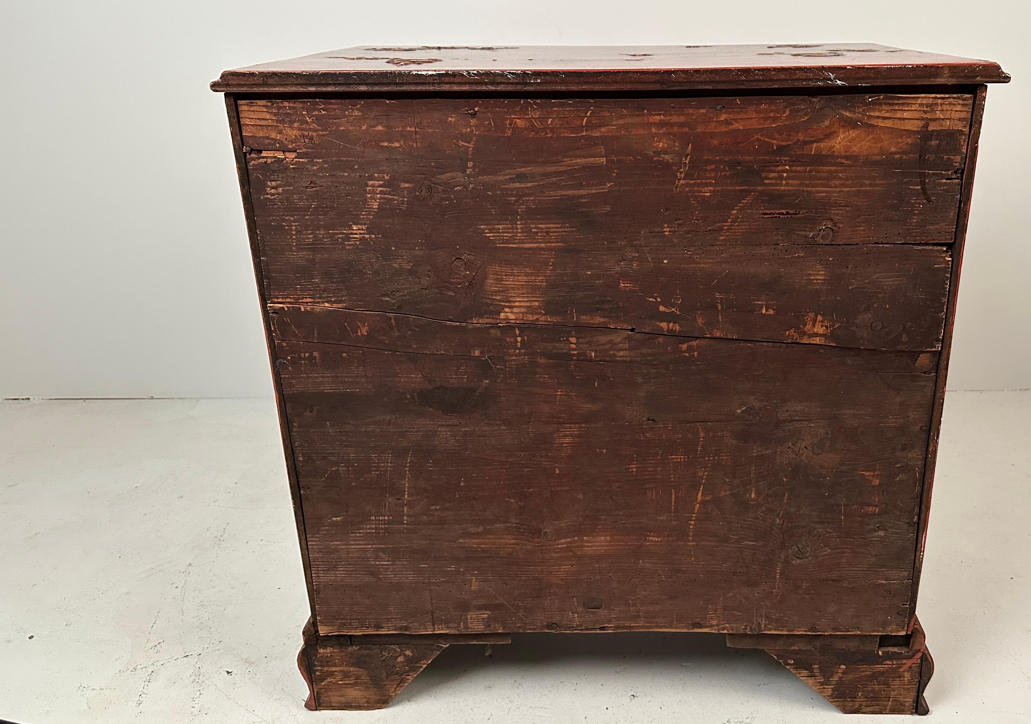 18th Century English Dresser with 19th Century Chinoiserie Decoration  For Sale 13