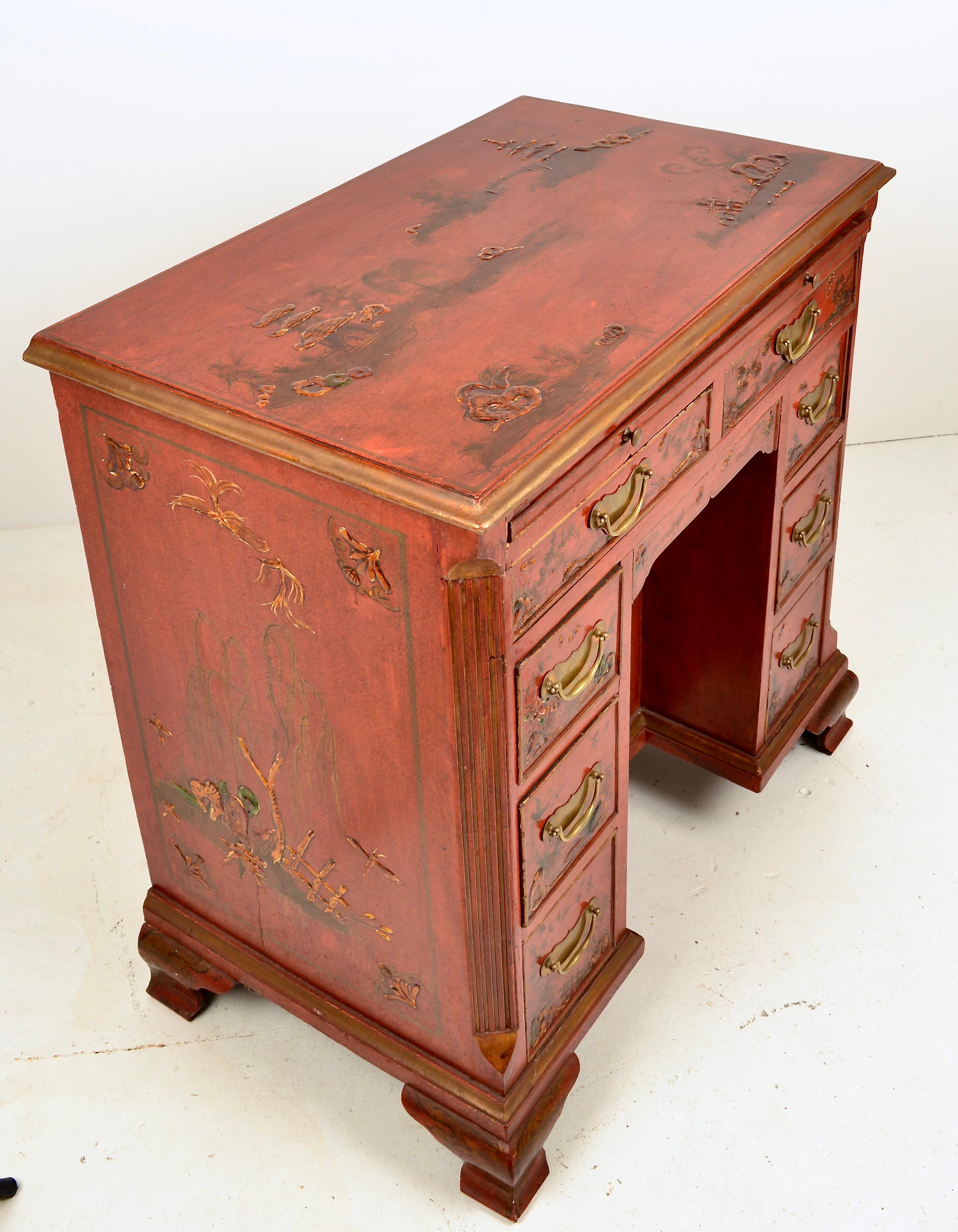 18th Century English Dresser with 19th Century Chinoiserie Decoration  For Sale 2