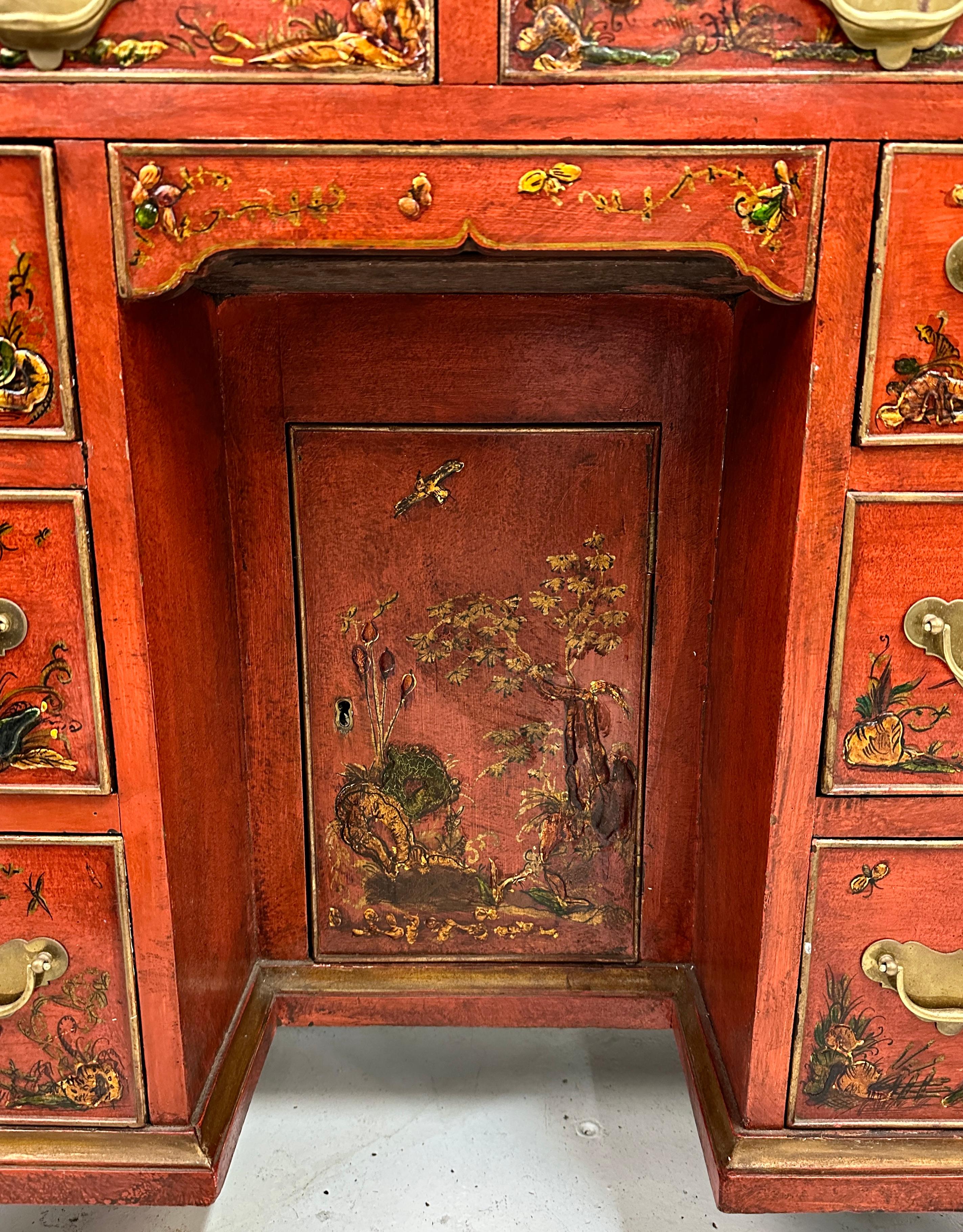 Commode anglaise du 18ème siècle avec décoration de chinoiserie du 19ème siècle en vente 1